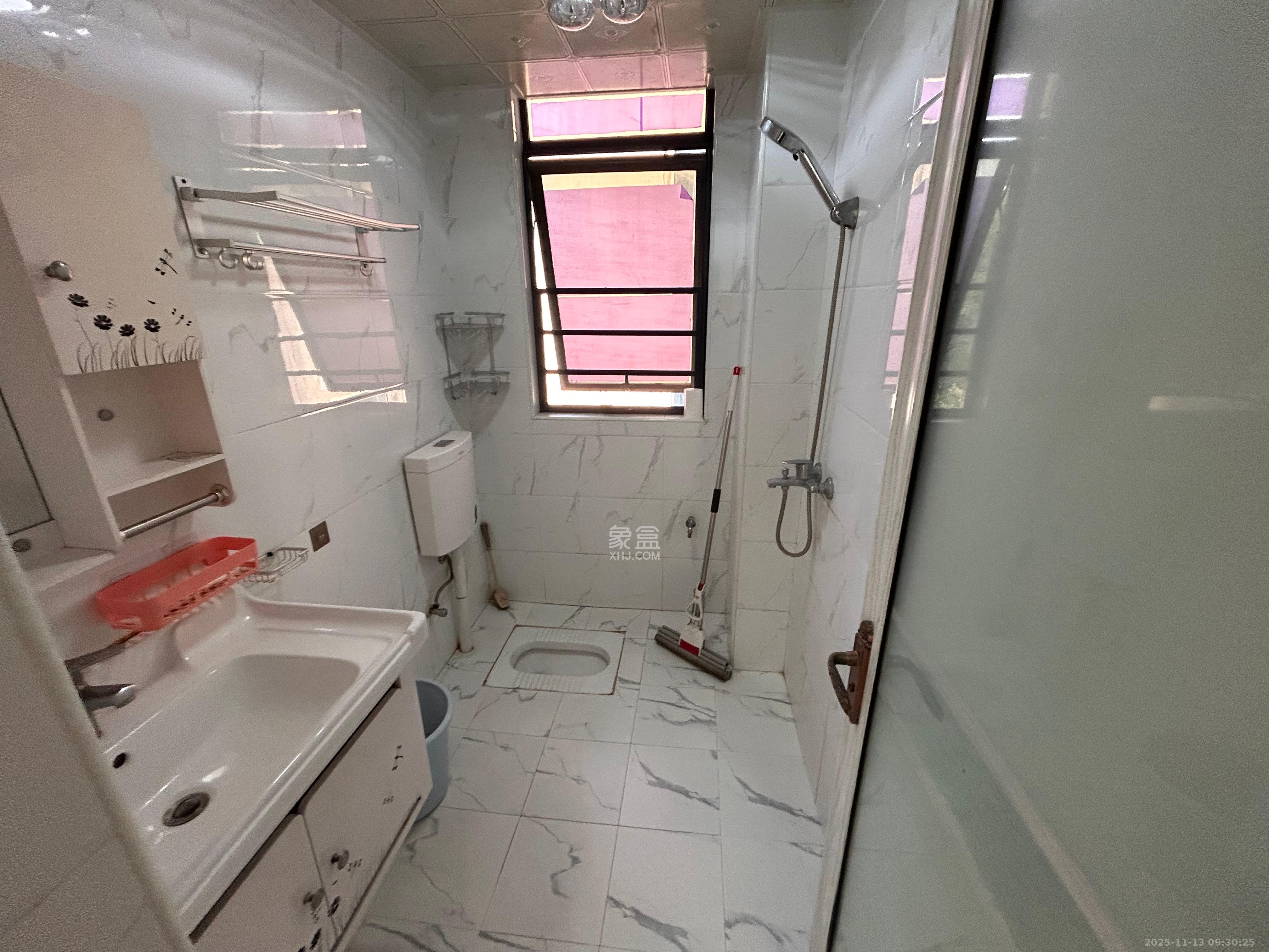 天元涉外景园C区 2室2厅1卫 2100.0元/月 天元涉外景园C区 2室2厅1卫 2100.0元/月室内图