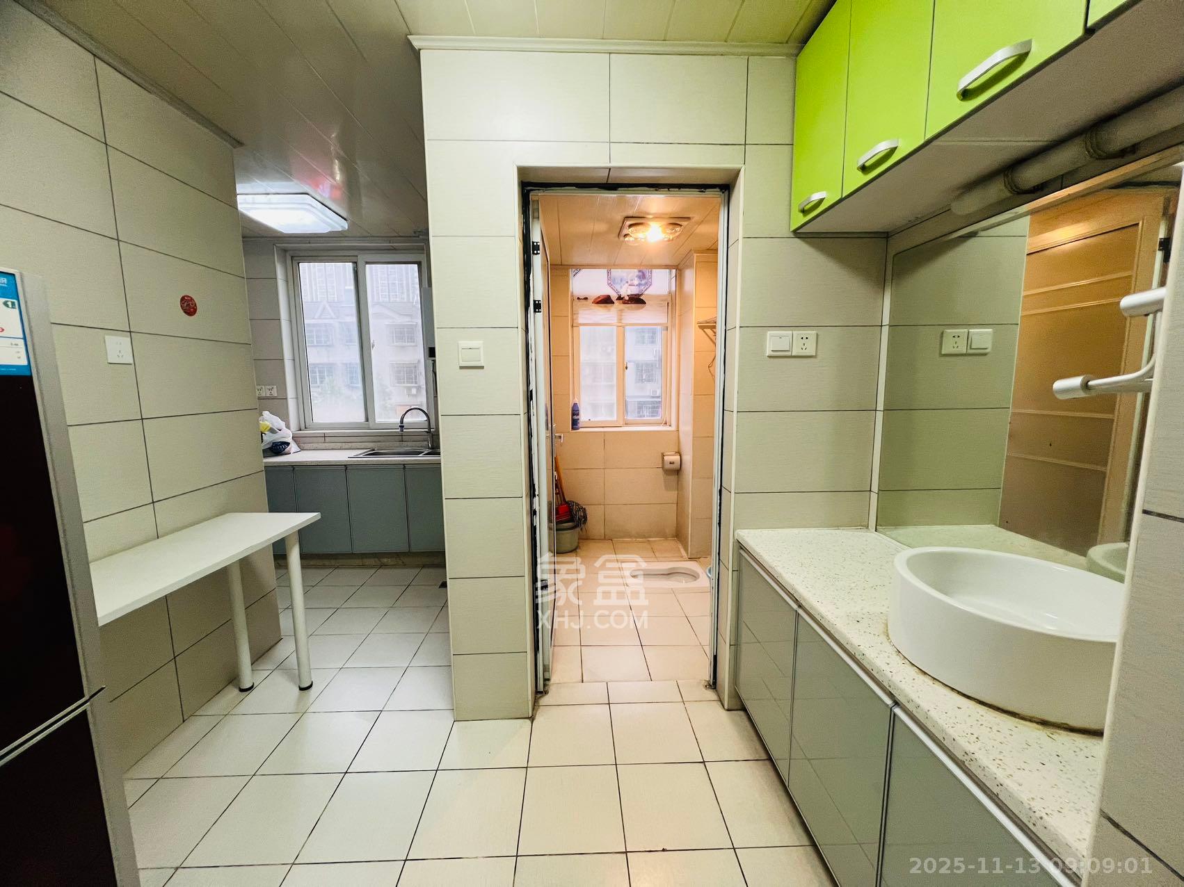 一品东庭  3室2厅2卫    2300.0元/月室内图