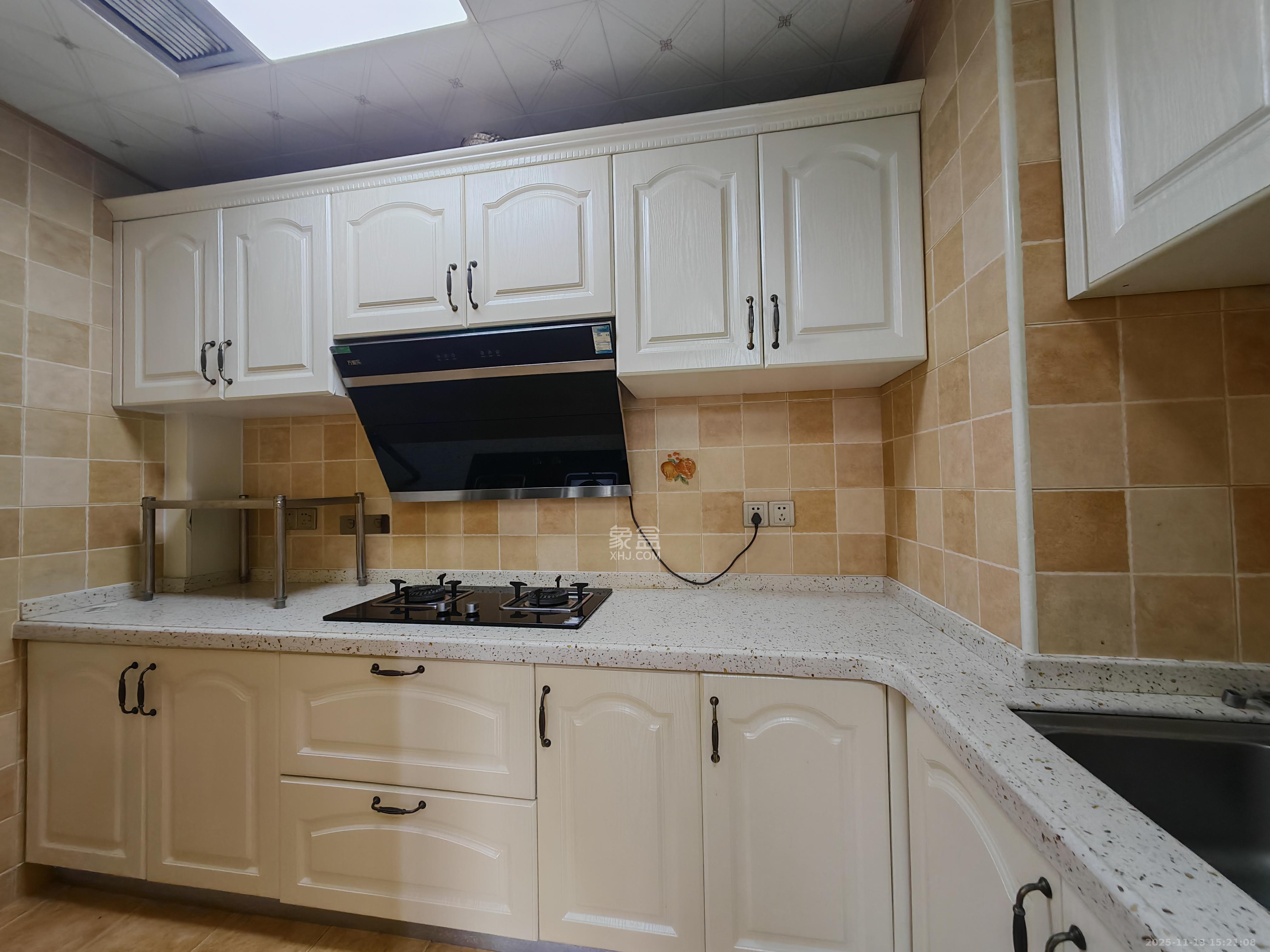 金茂梅溪湖  2室2厅1卫    3000.0元/月室内图