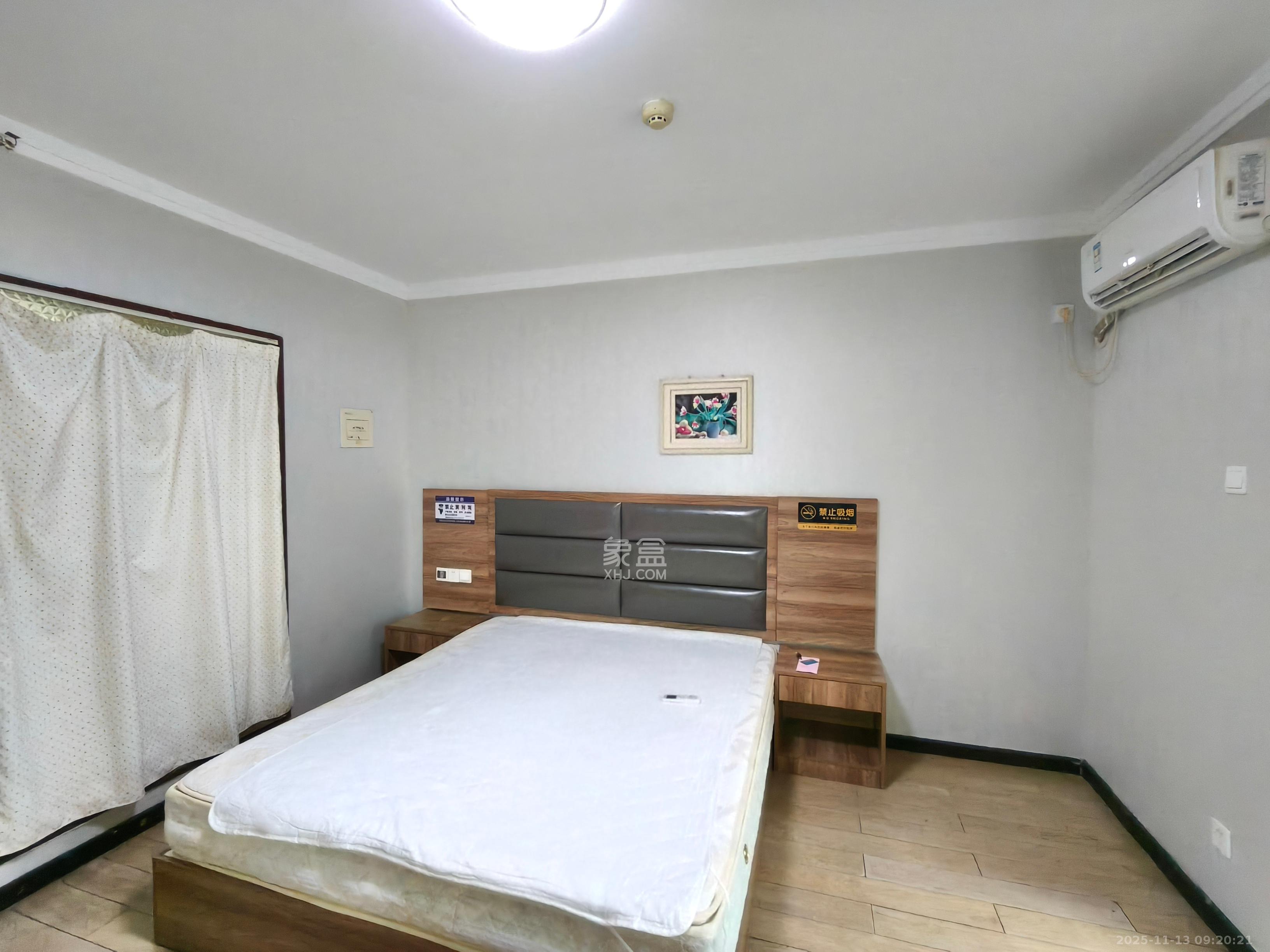 标志商务中心  1室1厅1卫    1100.0元/月室内图