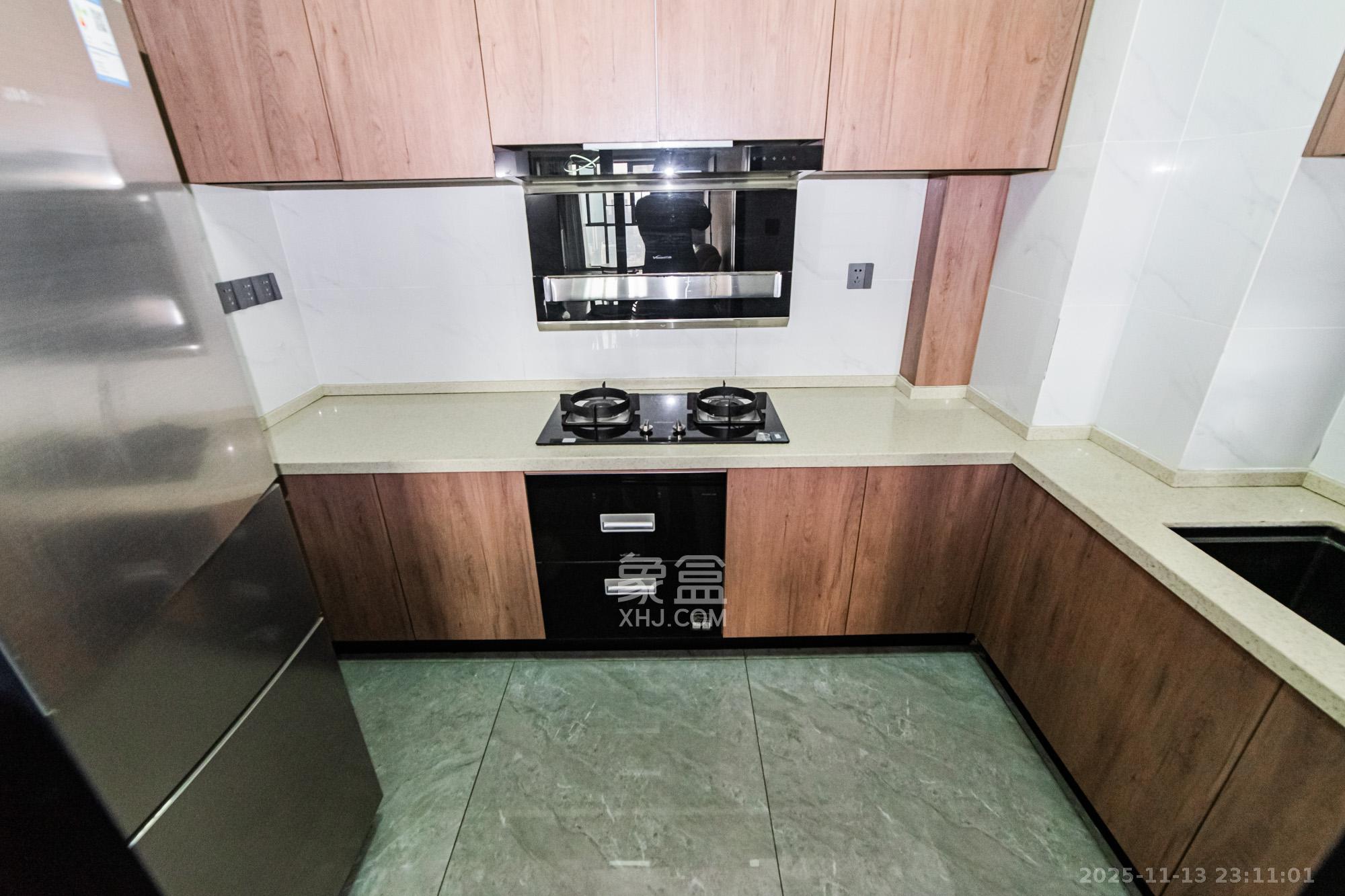 北辰三角洲C3区  3室2厅1卫    150.0万厨房