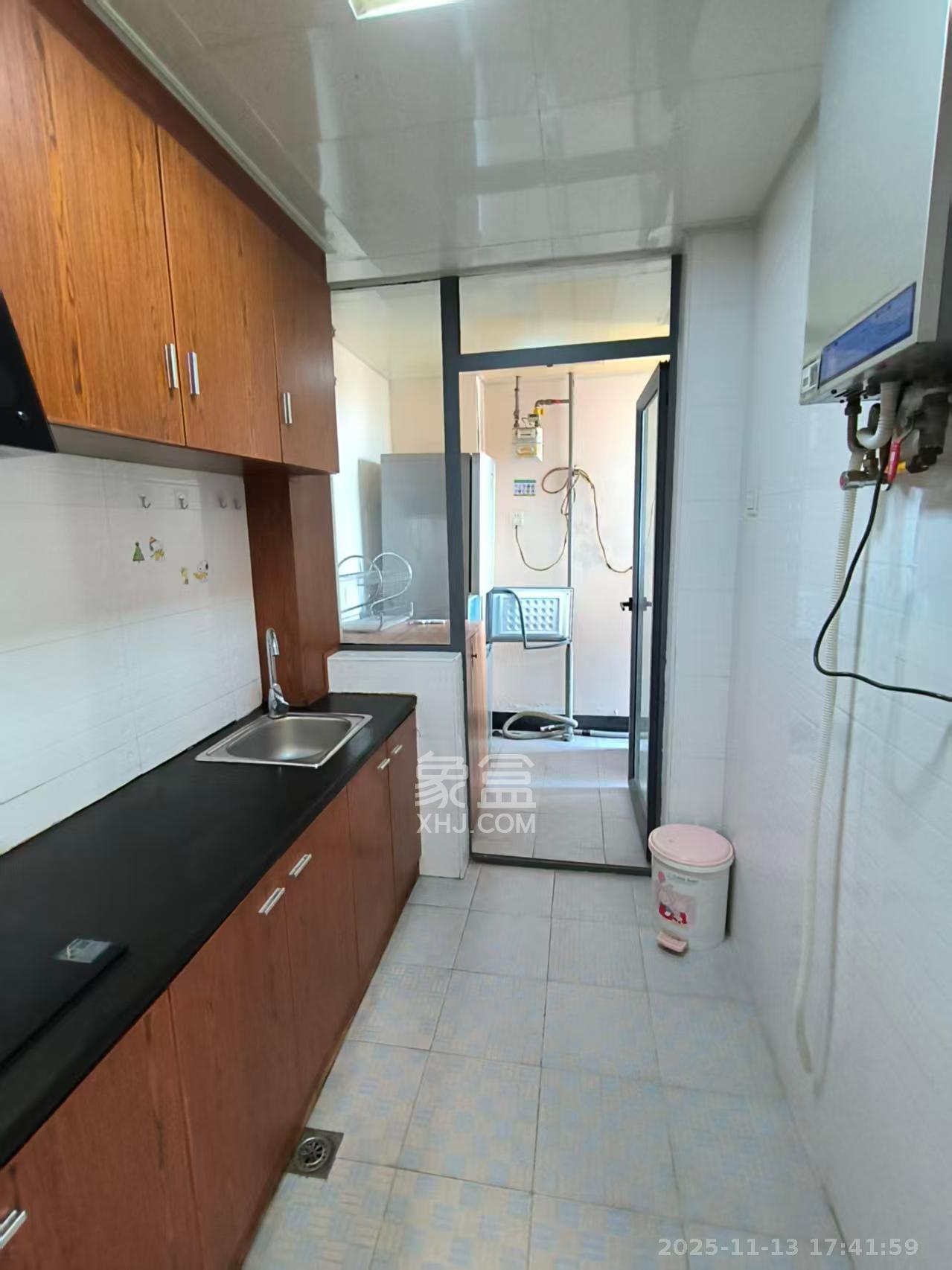 湘域中央  2室1厅1卫    2500.0元/月室内图