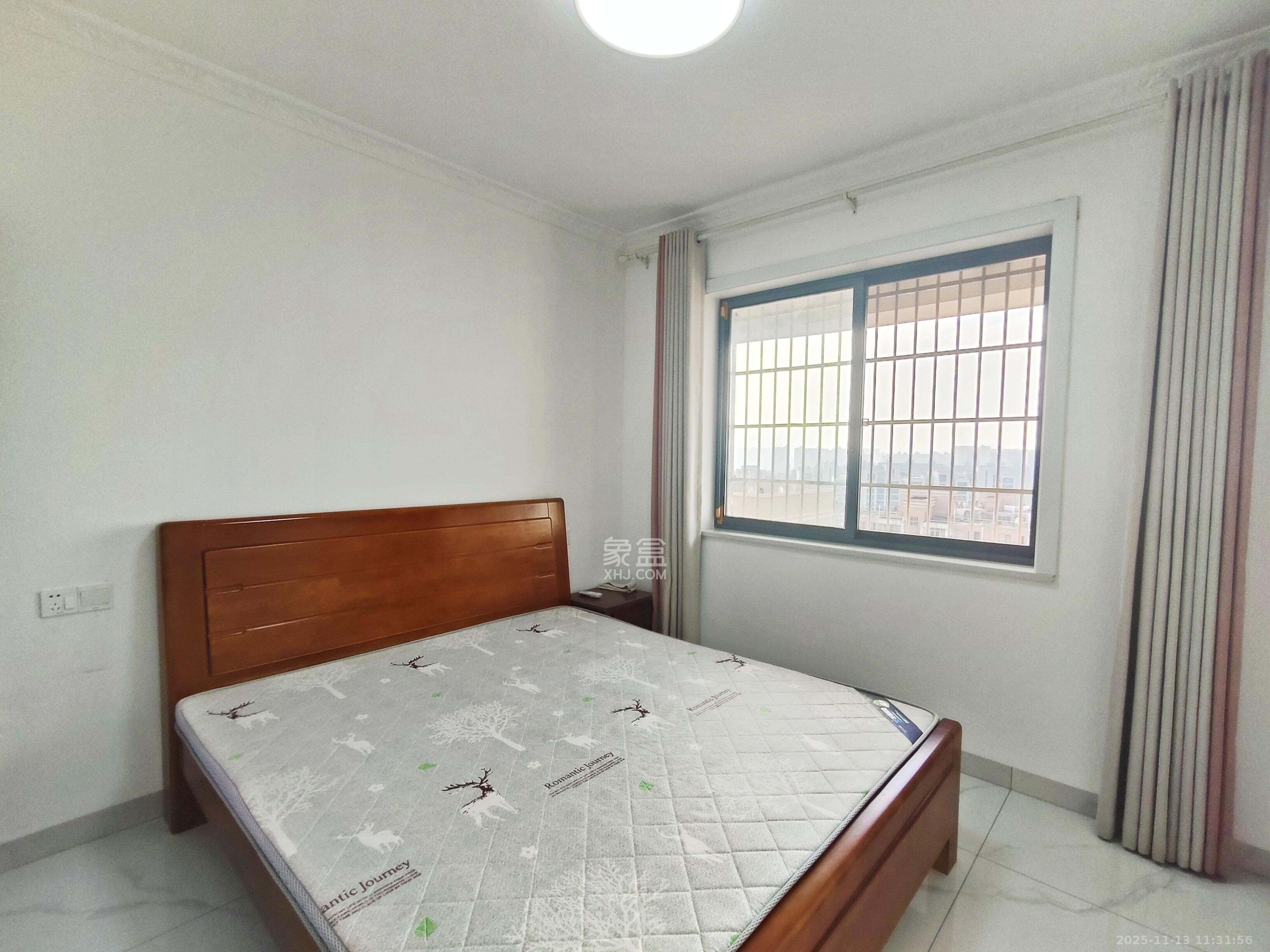 山水新城 1室1厅1卫 1800.0元/月 山水新城 1室1厅1卫 1800.0元/月室内图