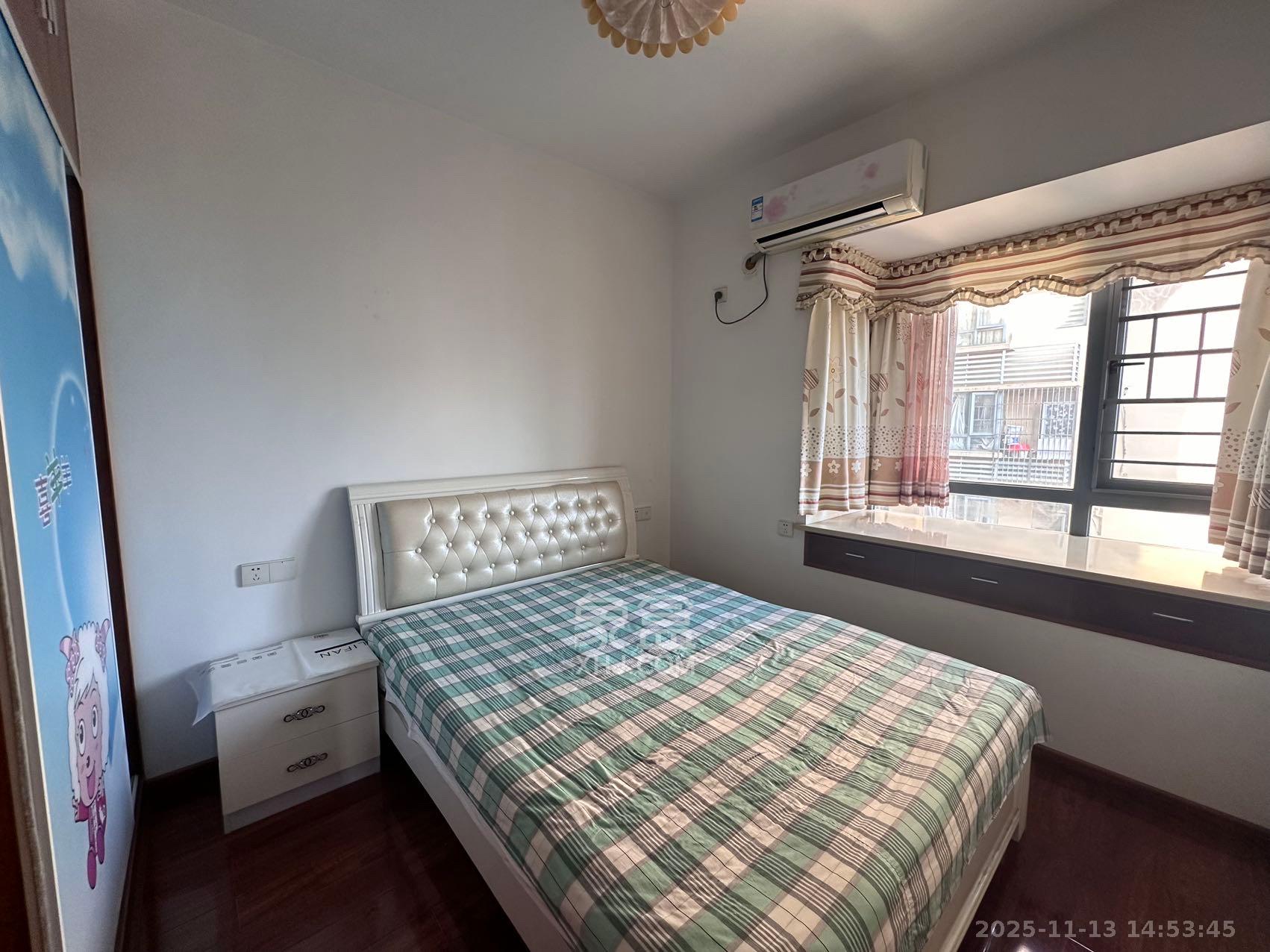 月畔湾  2室2厅1卫    2300.0元/月室内图