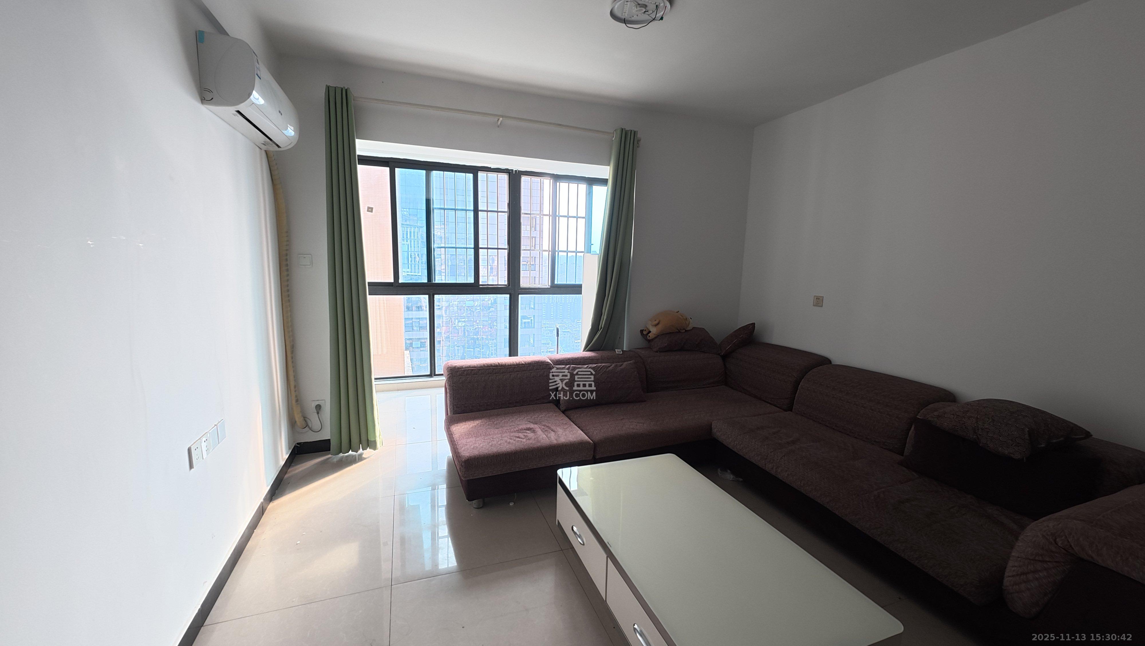 华城广场 2室2厅1卫 2400.0元/月 华城广场 2室2厅1卫 2400.0元/月室内图