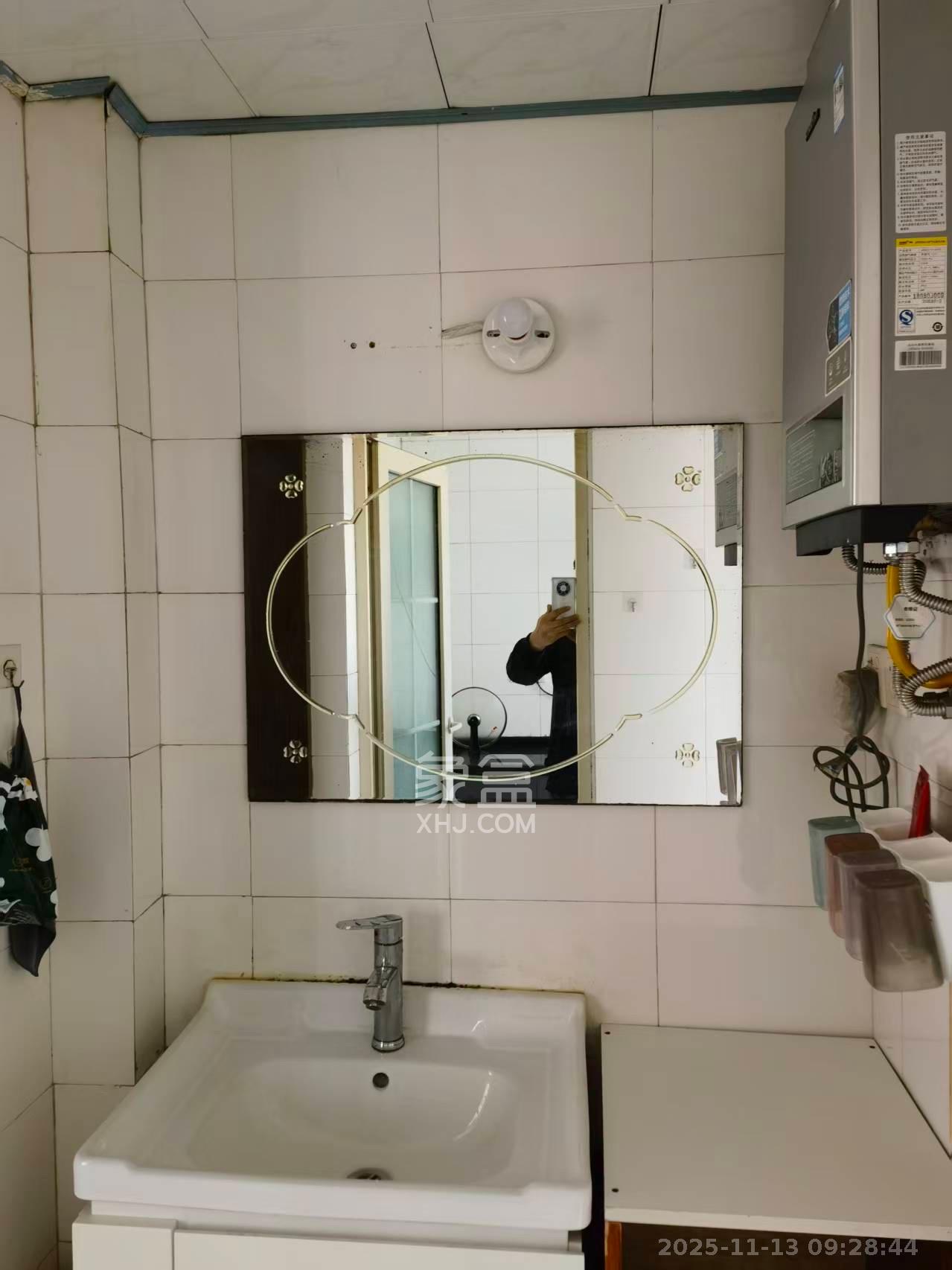 新桥小区  3室2厅1卫    1800.0元/月室内图