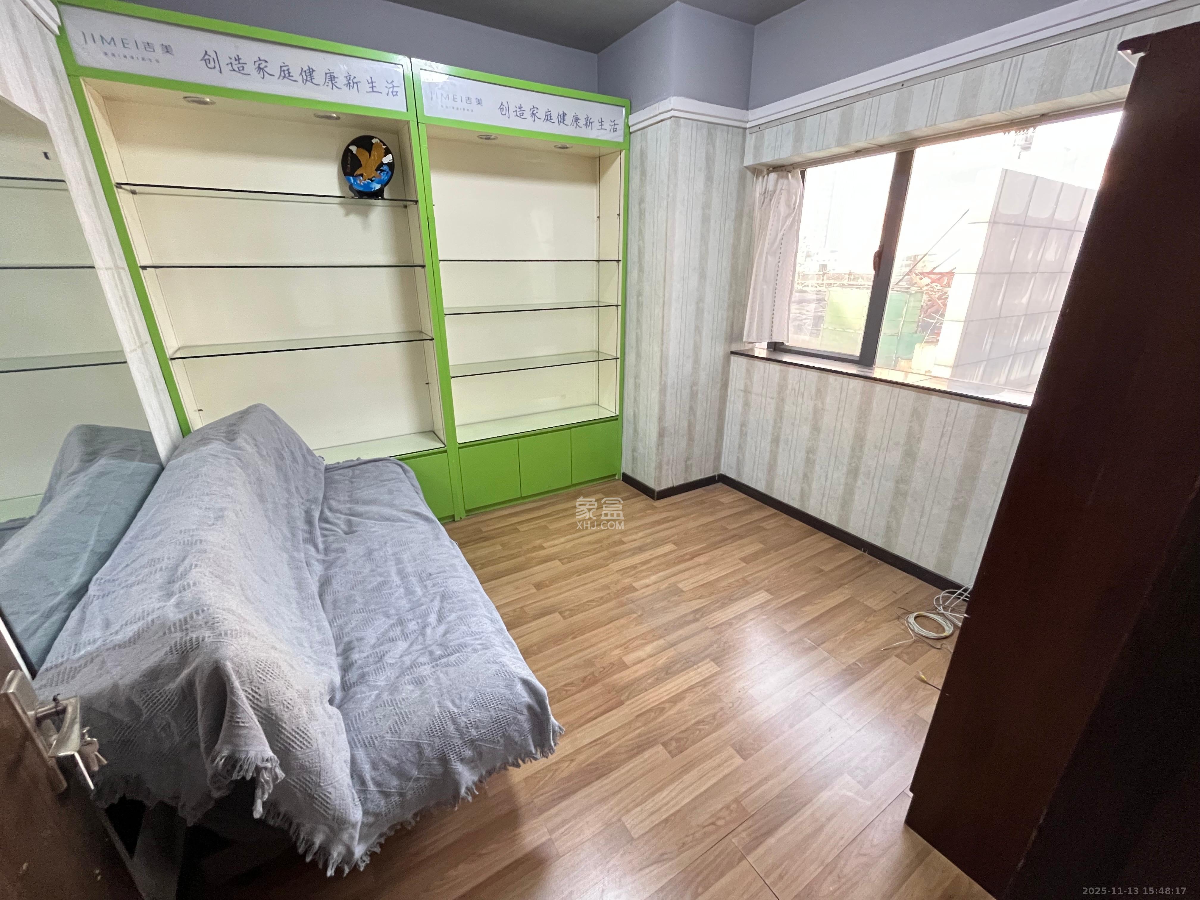 湘域中央 2室1厅1卫 3500.0元/月 湘域中央 2室1厅1卫 3500.0元/月室内图