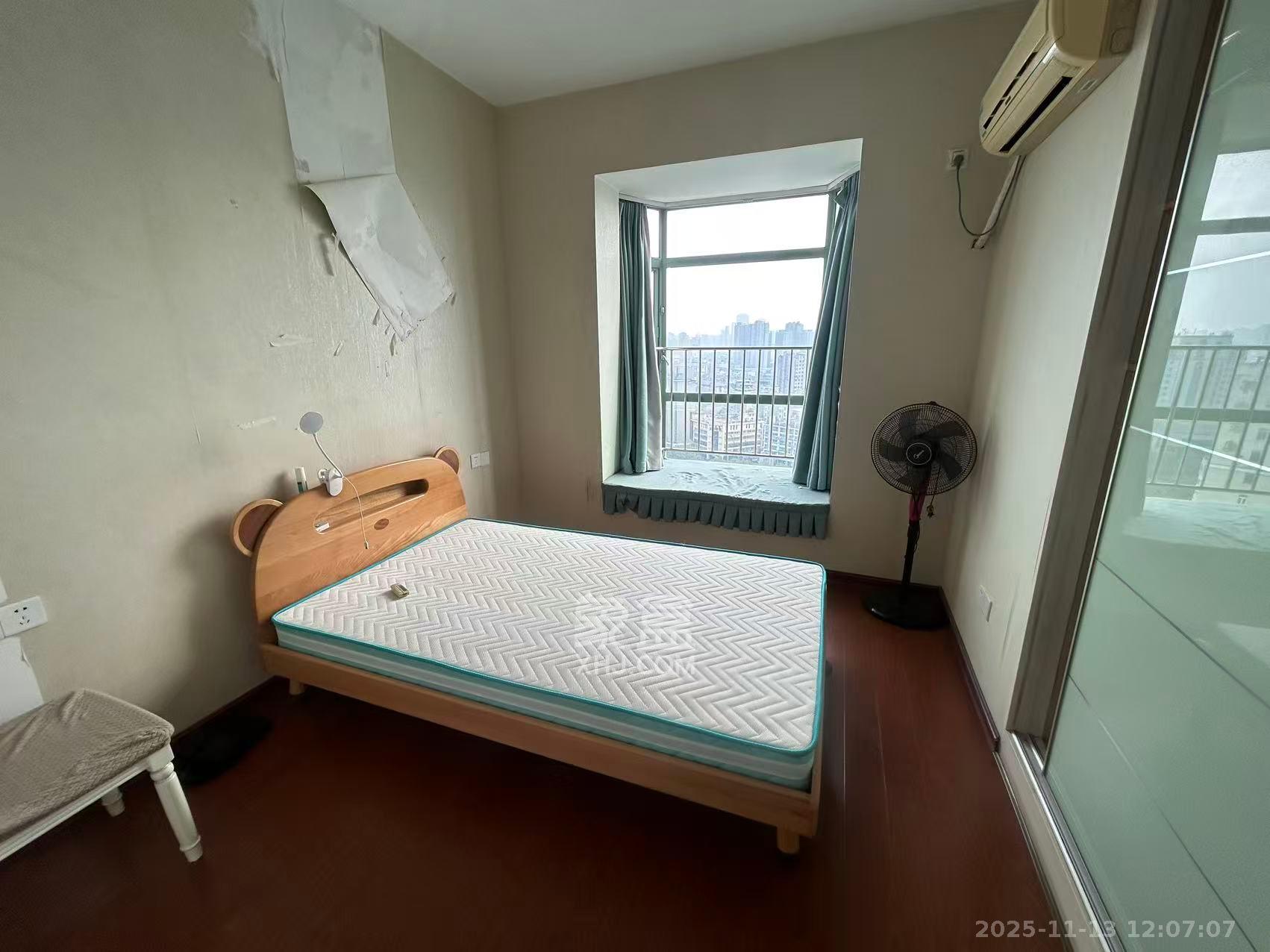 梦泽园  4室2厅2卫    3800.0元/月室内图