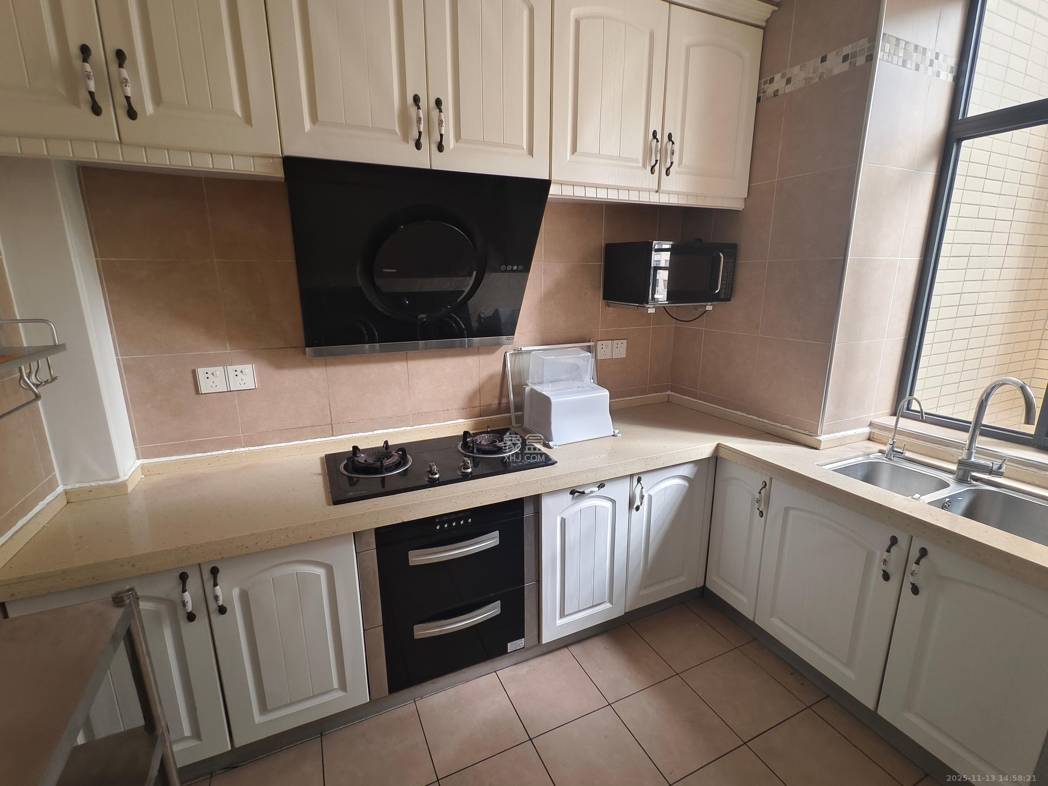 长盛岚庭  3室2厅1卫    2380.0元/月室内图