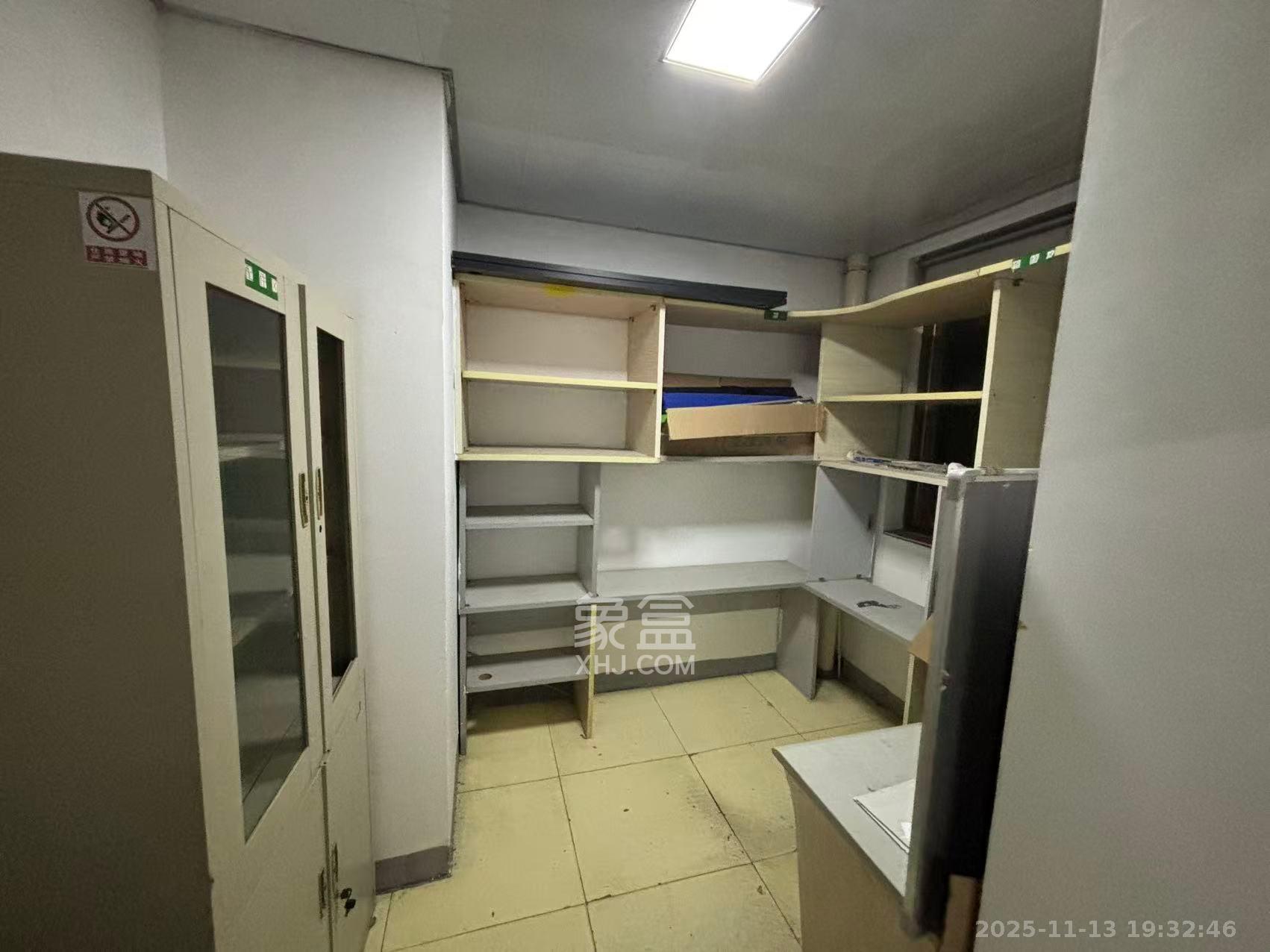 城开大厦 4室2厅2卫 3000.0元/月 城开大厦 4室2厅2卫 3000.0元/月室内图