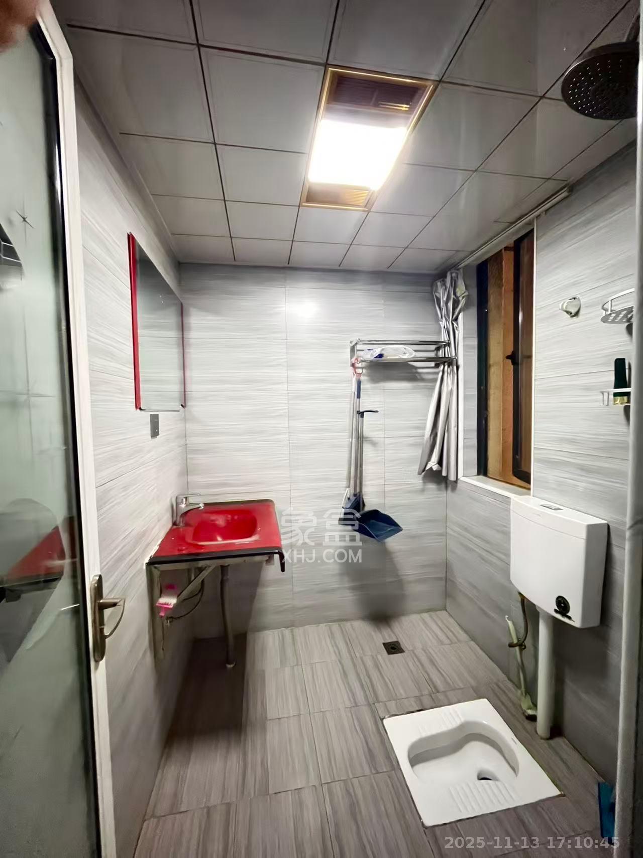 东合新苑  3室1厅1卫    2400.0元/月室内图