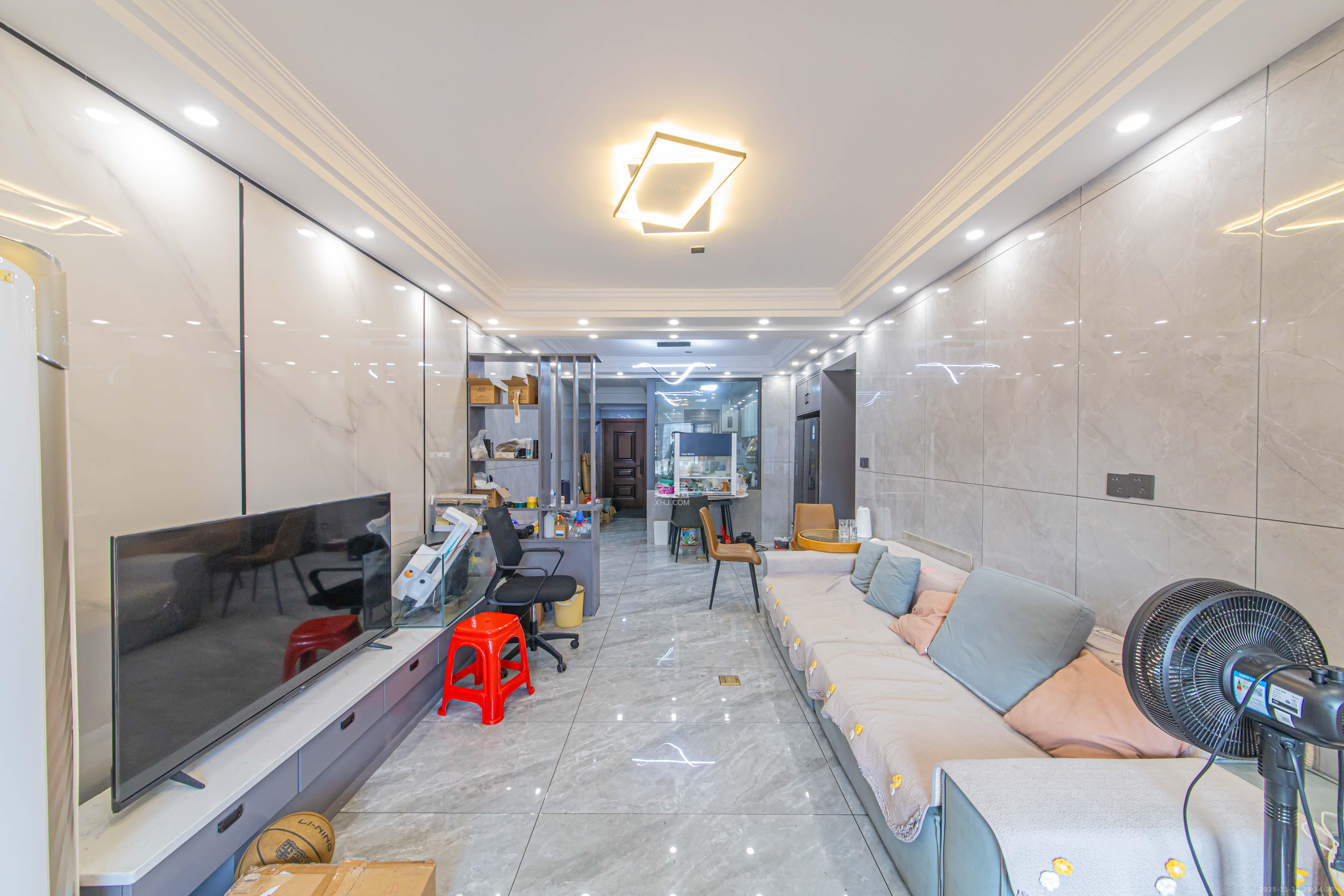 大唐印象二期御府 3室2厅1卫 115.0万 大唐印象二期御府 3室2厅1卫 115.0万客厅