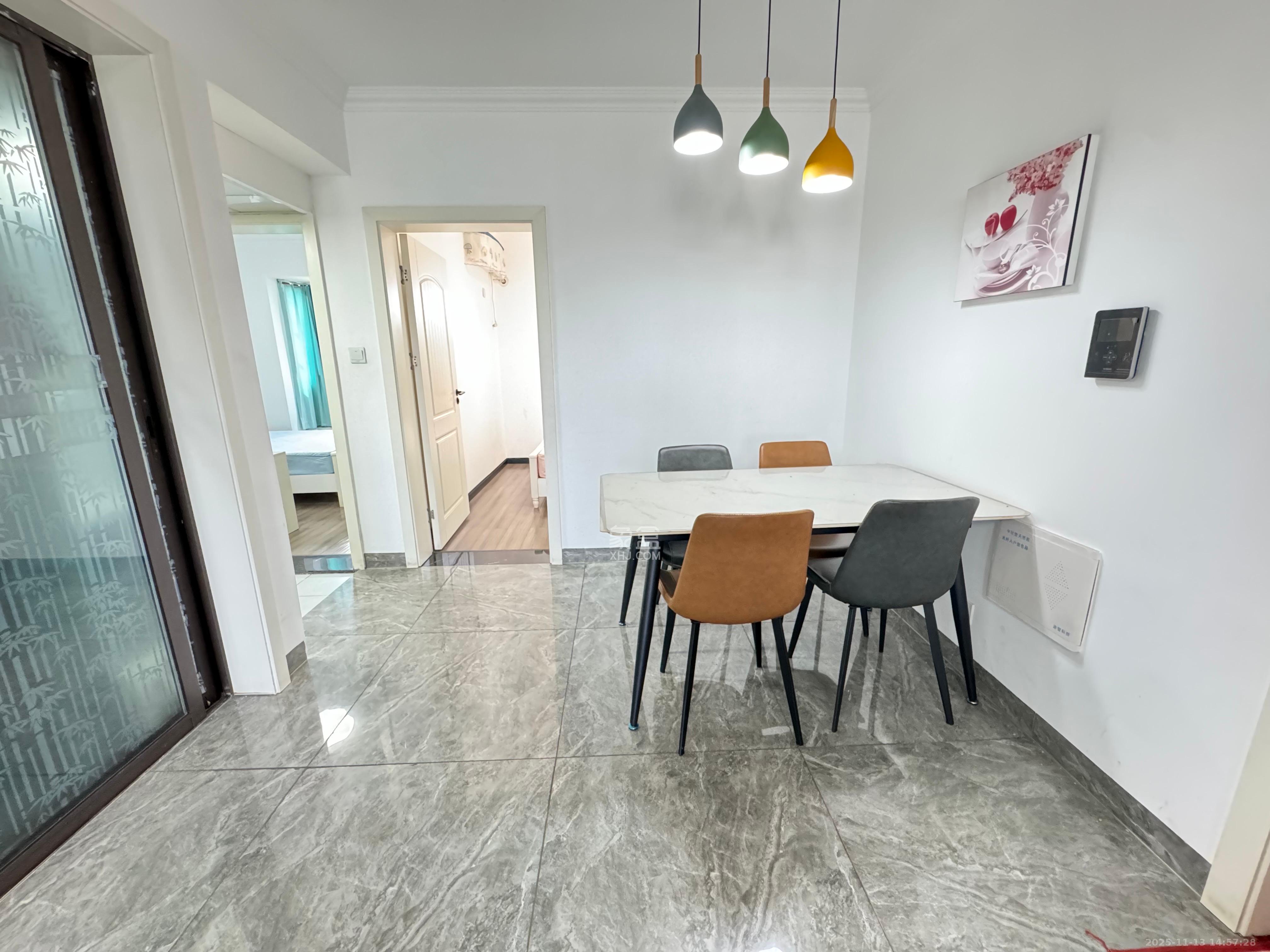 中欣楚天熙苑 3室2厅2卫 2700.0元/月 中欣楚天熙苑 3室2厅2卫 2700.0元/月室内图