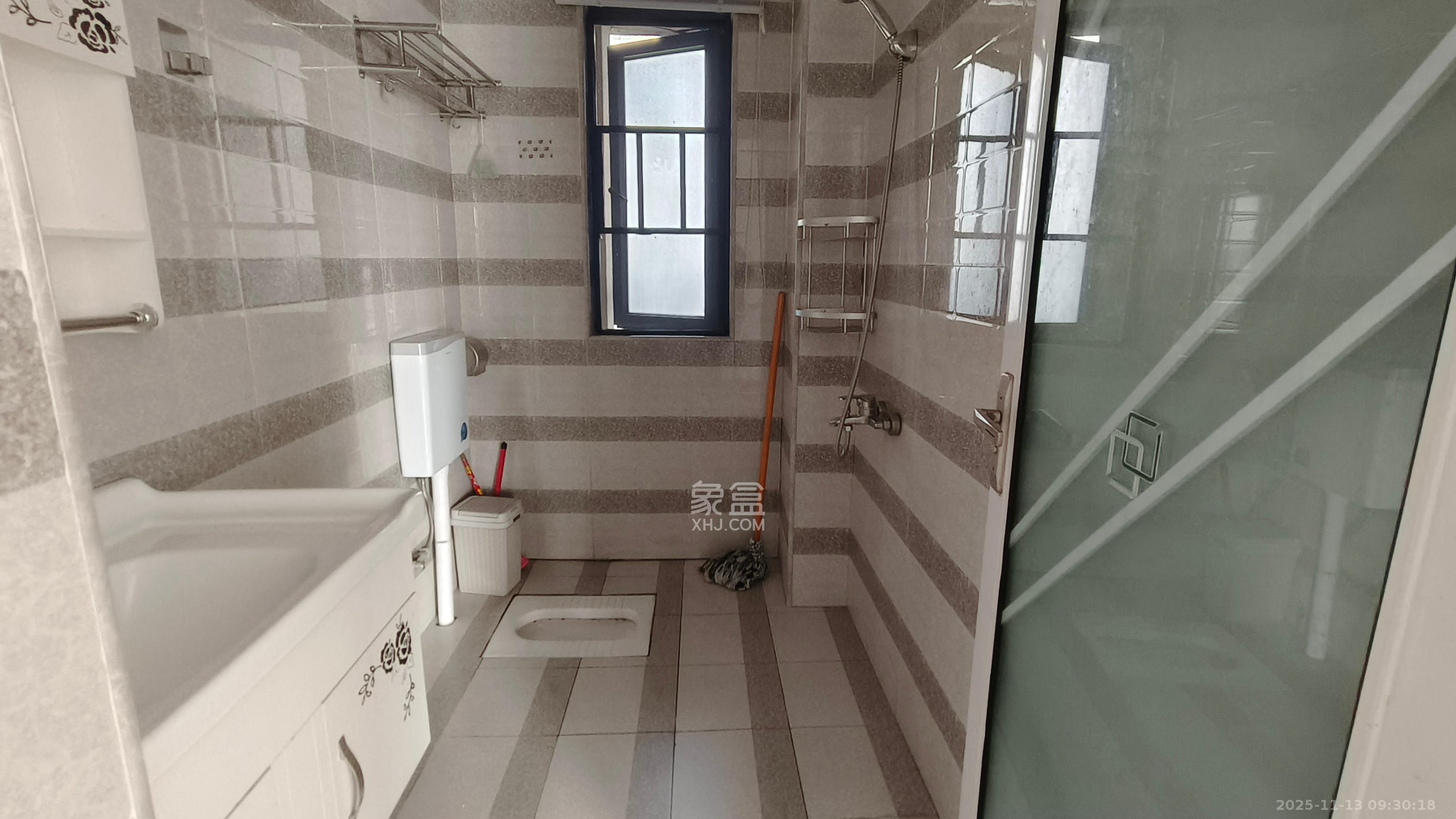 轻盐阳光CEO(轻盐雅苑)(轻奢时代)  3室2厅2卫    2400.0元/月室内图