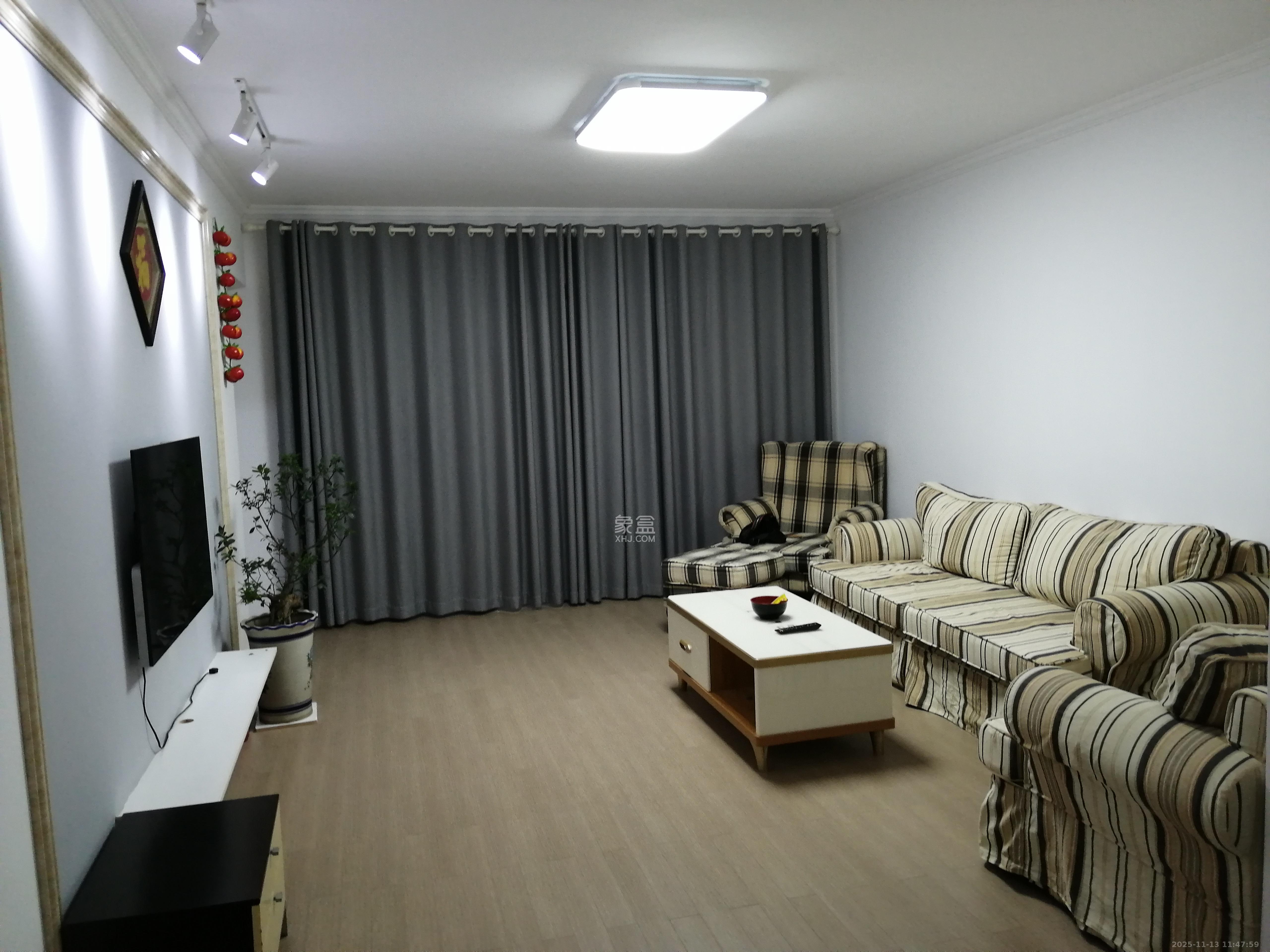 金麓西岸和苑 2室2厅1卫 2200.0元/月 金麓西岸和苑 2室2厅1卫 2200.0元/月室内图