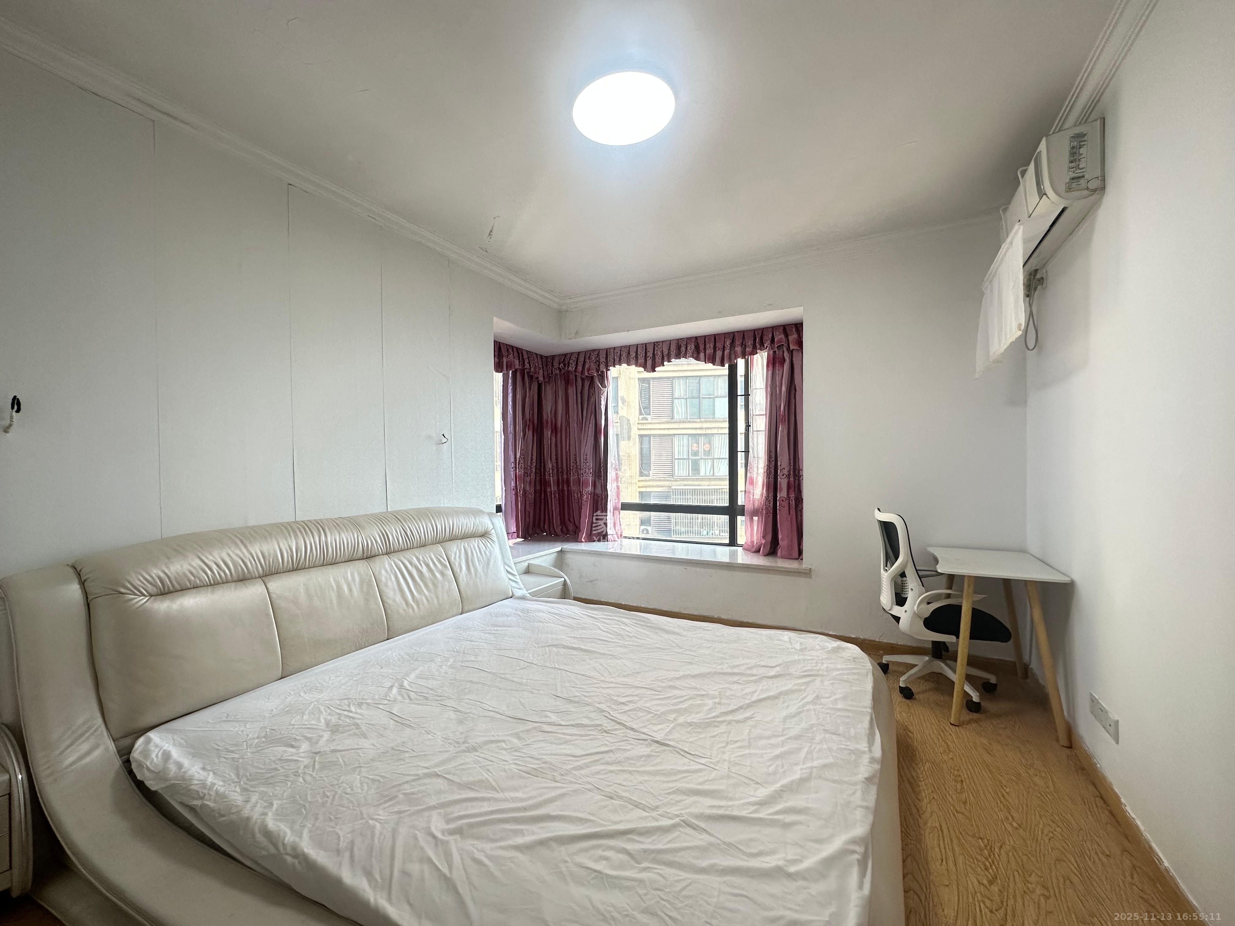 保利麓谷林语E区  3室2厅2卫    2600.0元/月室内图