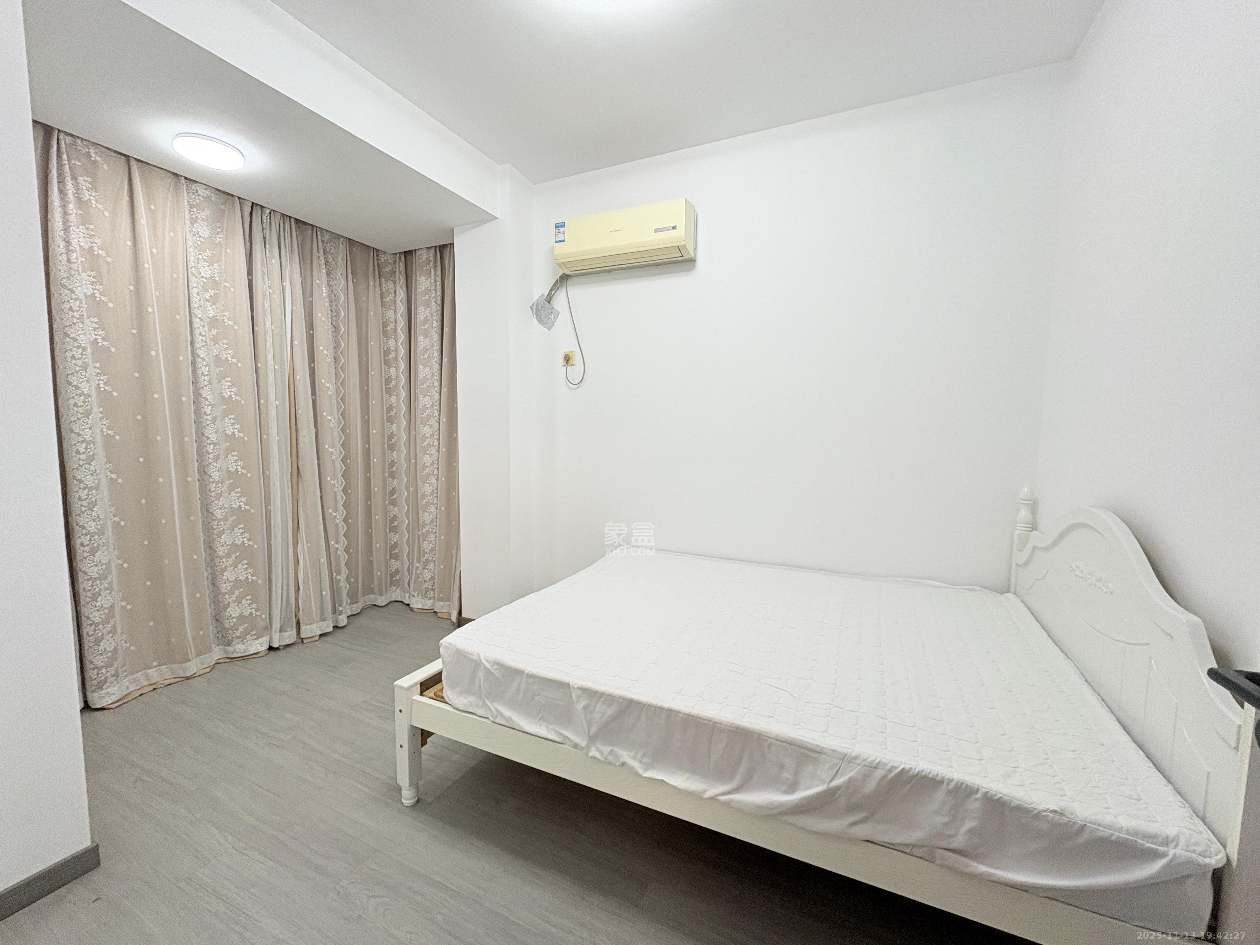 星城国际  2室2厅1卫    1700.0元/月室内图