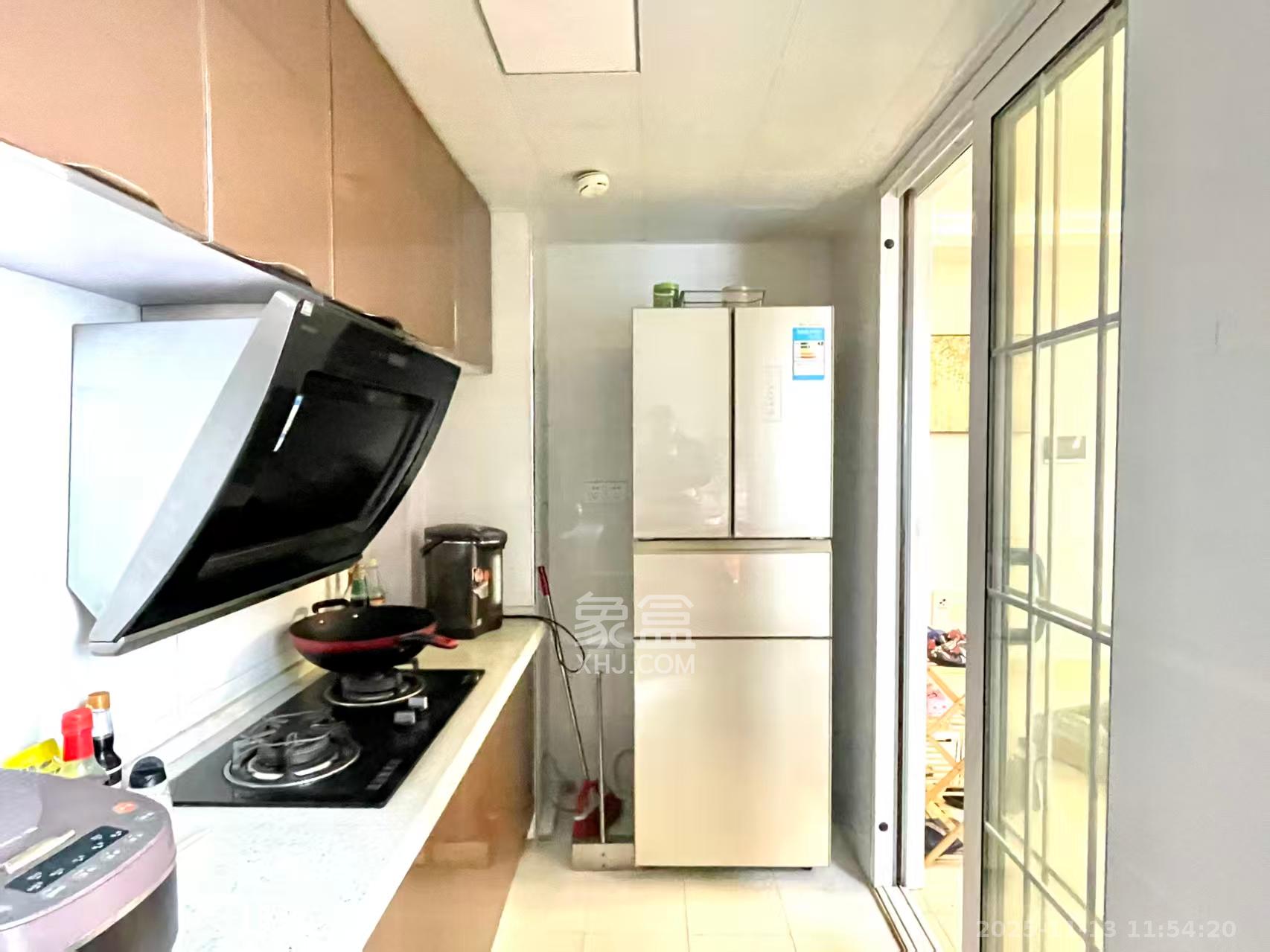 华润置地广场一期  3室2厅2卫    2200.0元/月户型图