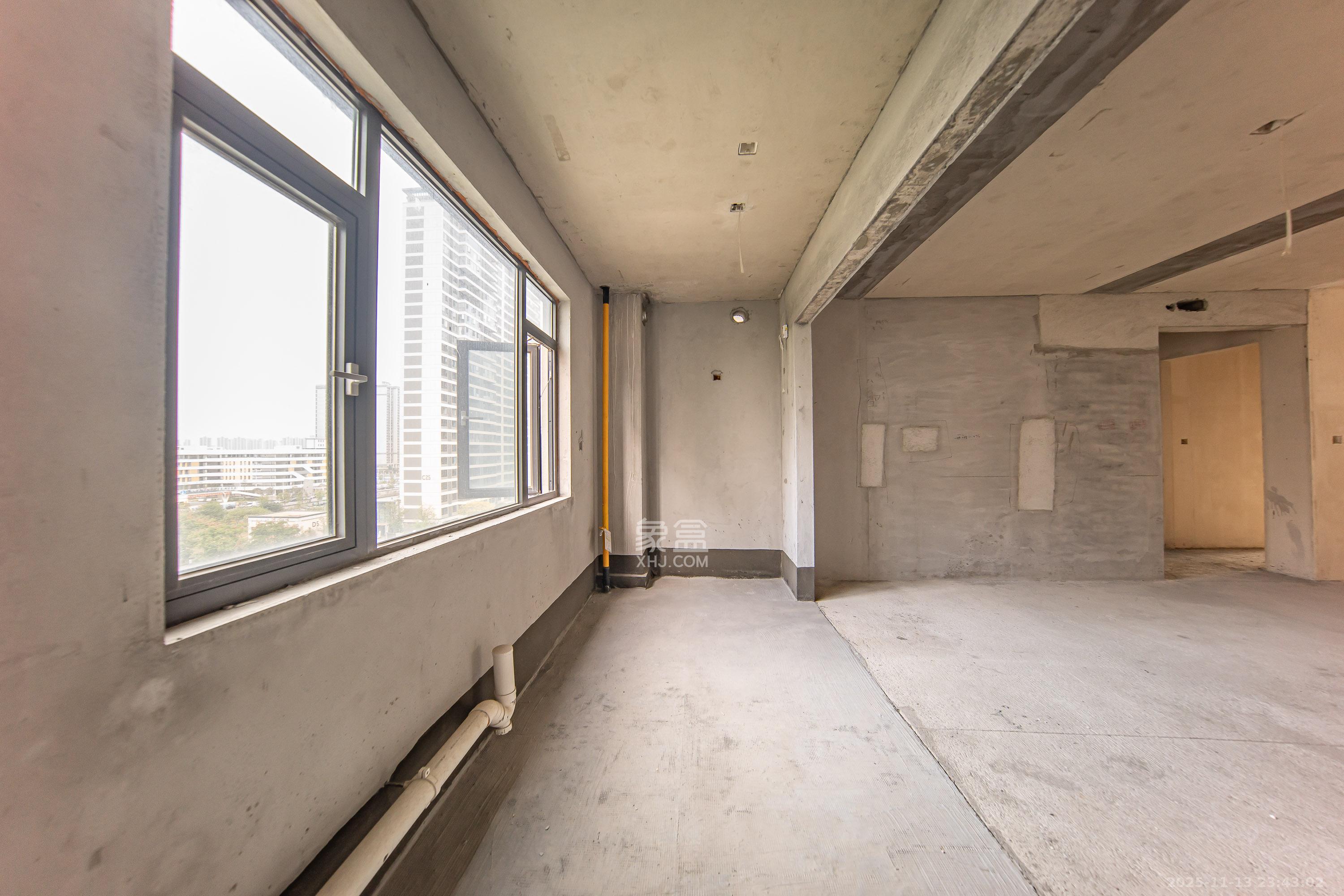 城发恒伟洋湖映2009  4室2厅1卫    248.0万厨房