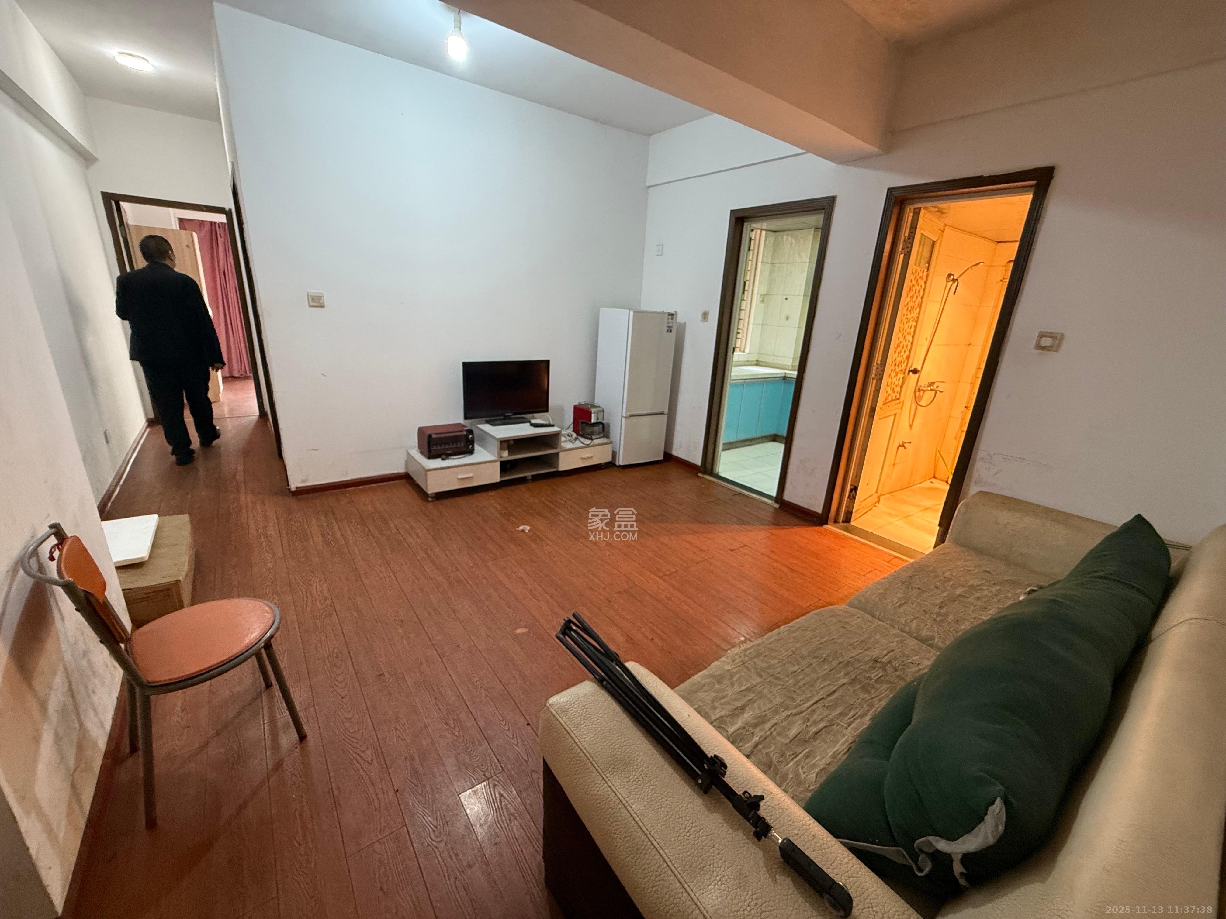 朝阳银座  2室1厅1卫    1900.0元/月