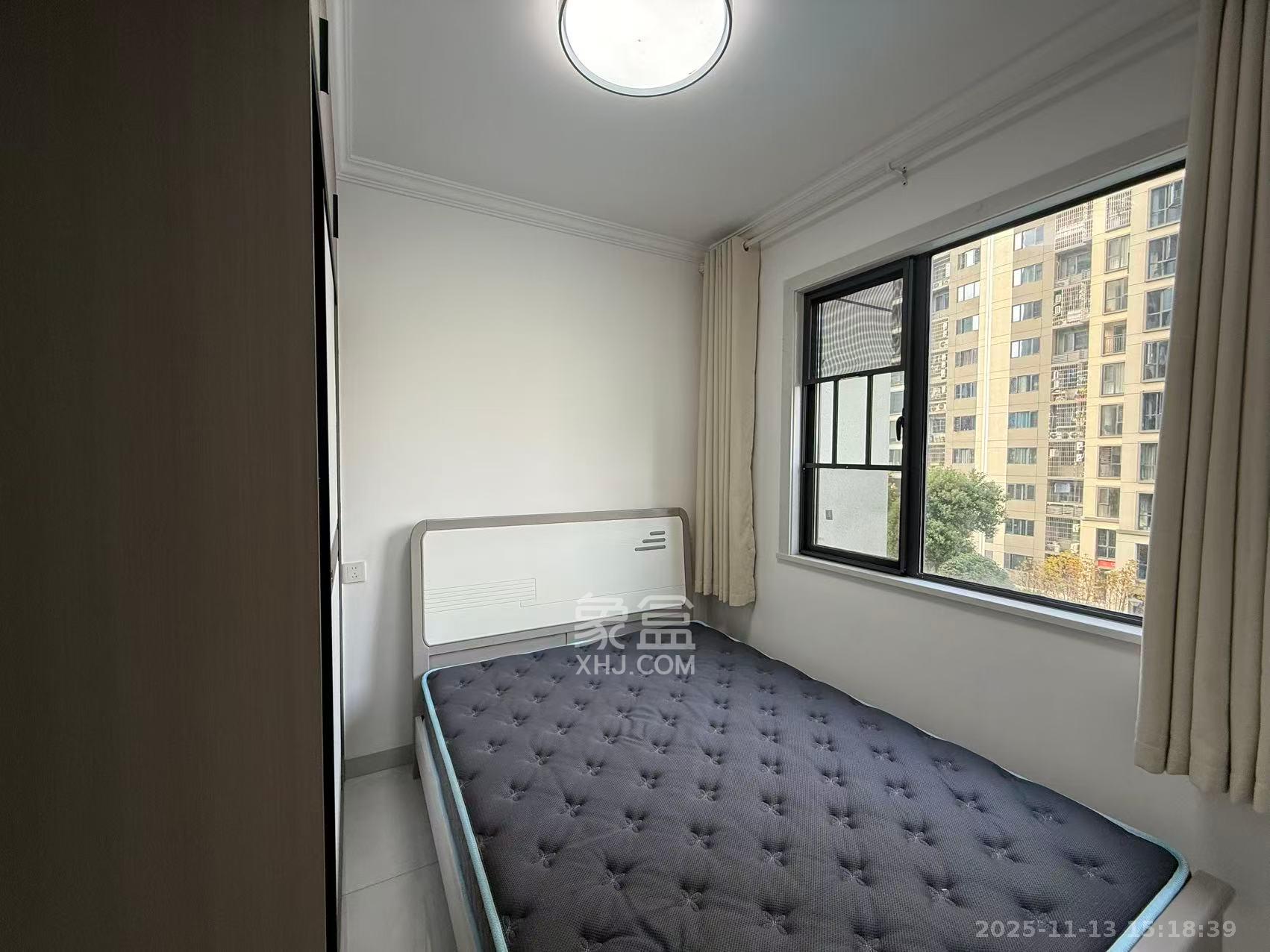 洋湖明园二期  3室2厅2卫    2300.0元/月室内图