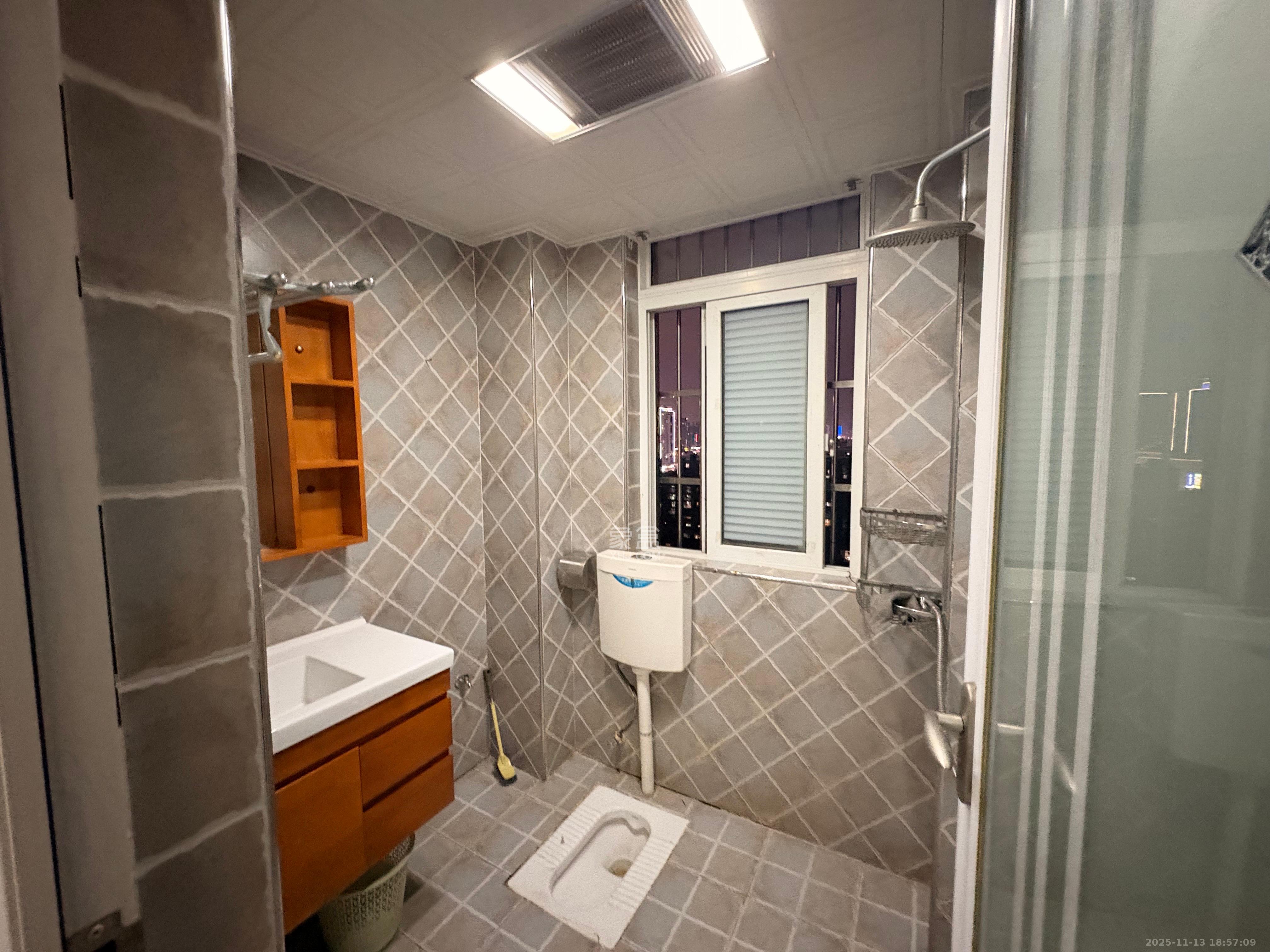 丰园城(鄱阳小区二期) 1室0厅0卫 2300.0元/月 丰园城(鄱阳小区二期) 1室0厅0卫 2300.0元/月室内图