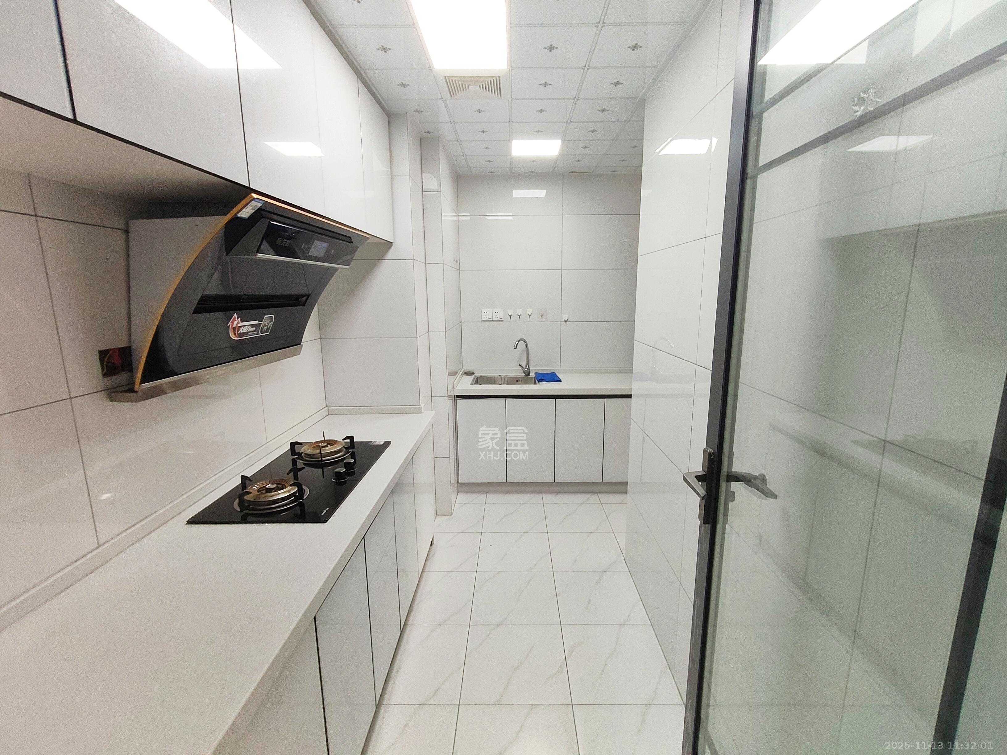 山水新城  1室1厅1卫    1800.0元/月室内图