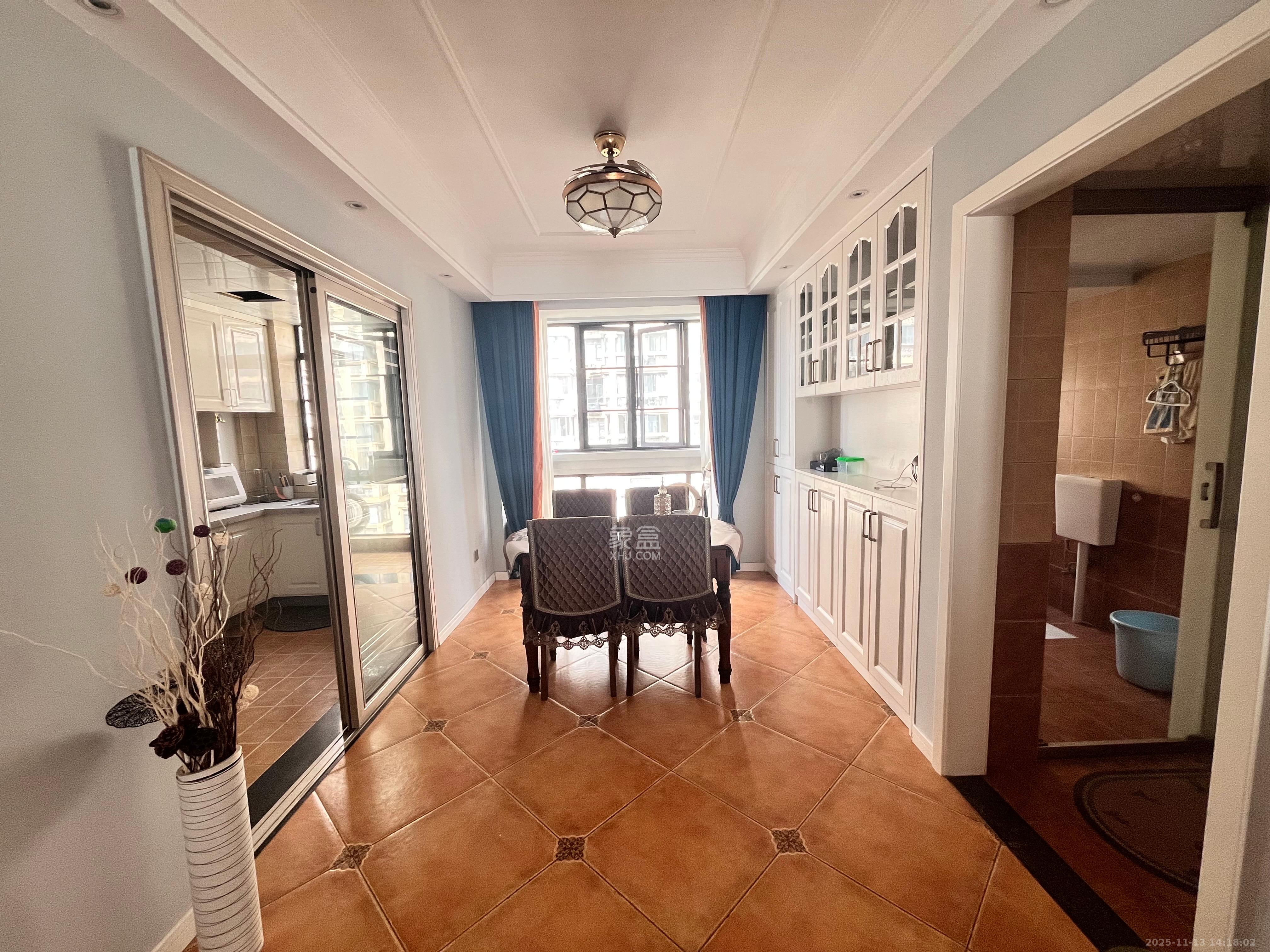 世嘉国际华城  3室2厅2卫    4000.0元/月室内图