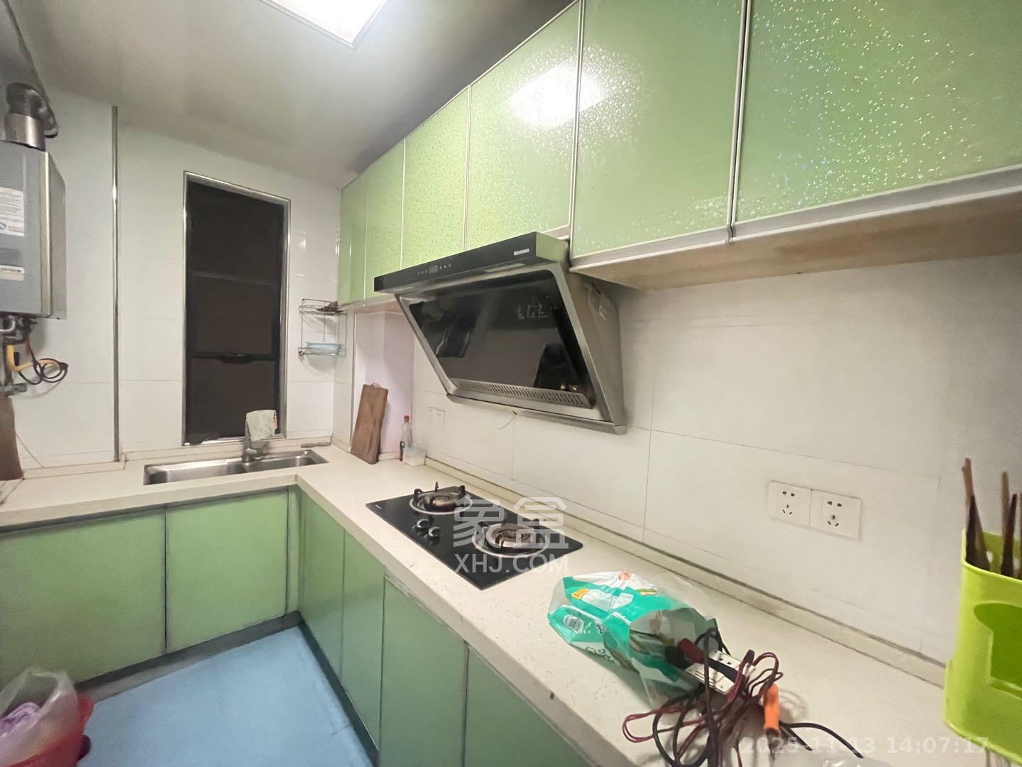 达美D6区  2室2厅1卫    2300.0元/月室内图