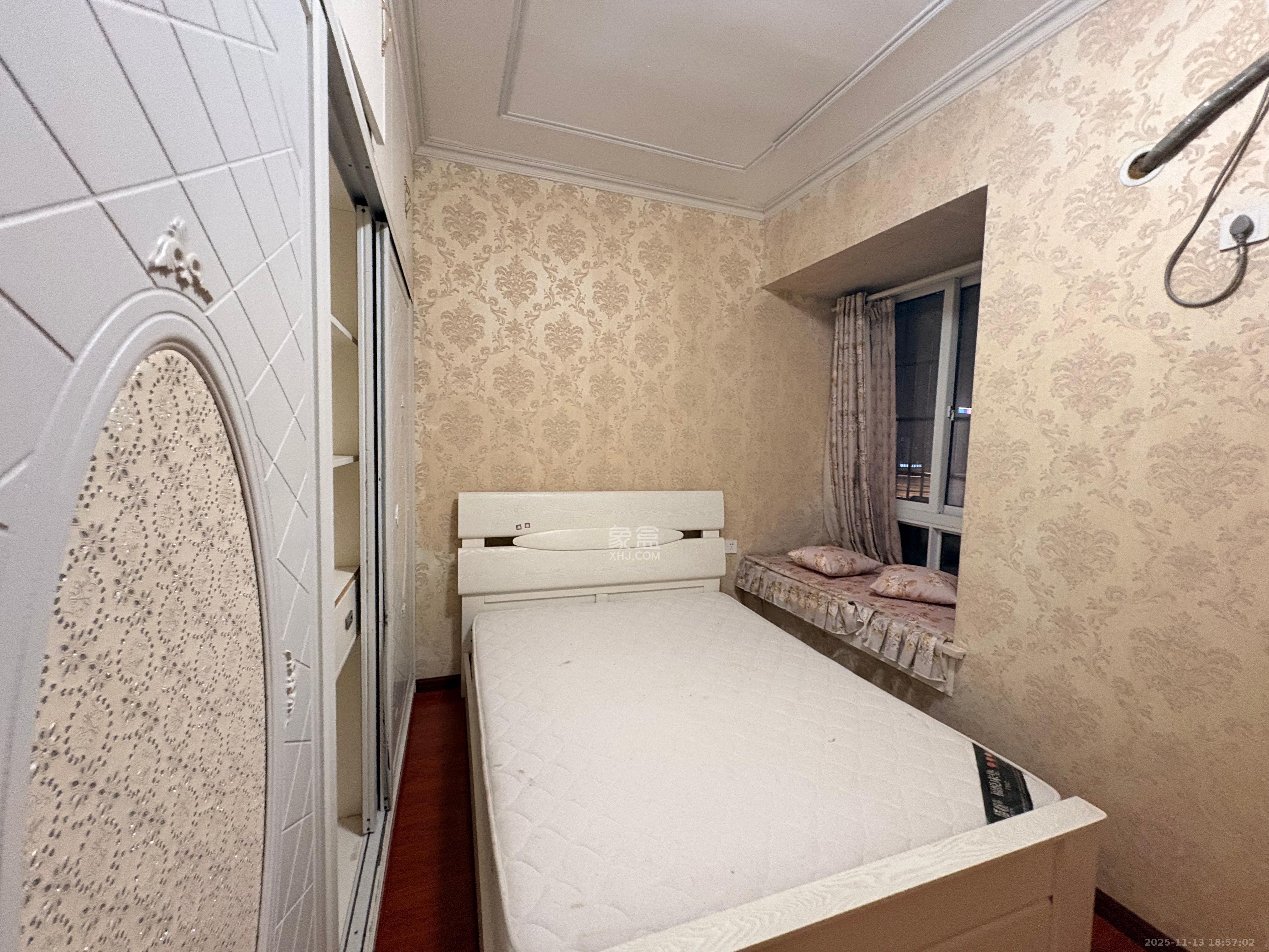 丰园城（鄱阳小区二期）  1室0厅0卫    2300.0元/月室内图