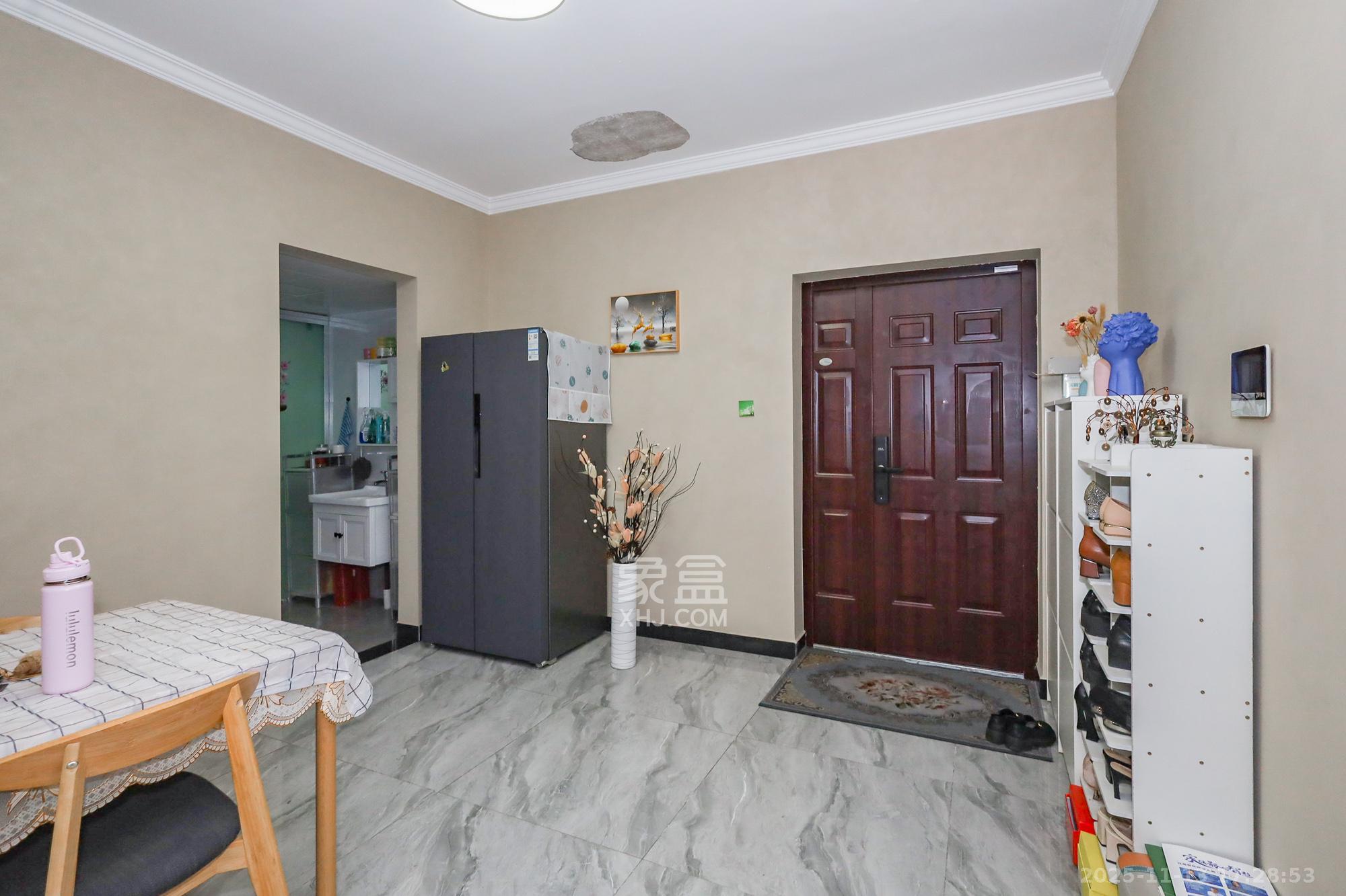 八方小区B区  1室1厅1卫    400.0万其他