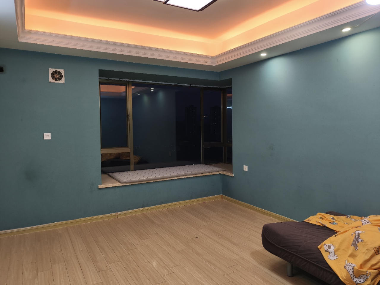 碧桂园 4室2厅3卫 2500.0元/月 碧桂园 4室2厅3卫 2500.0元/月室内图