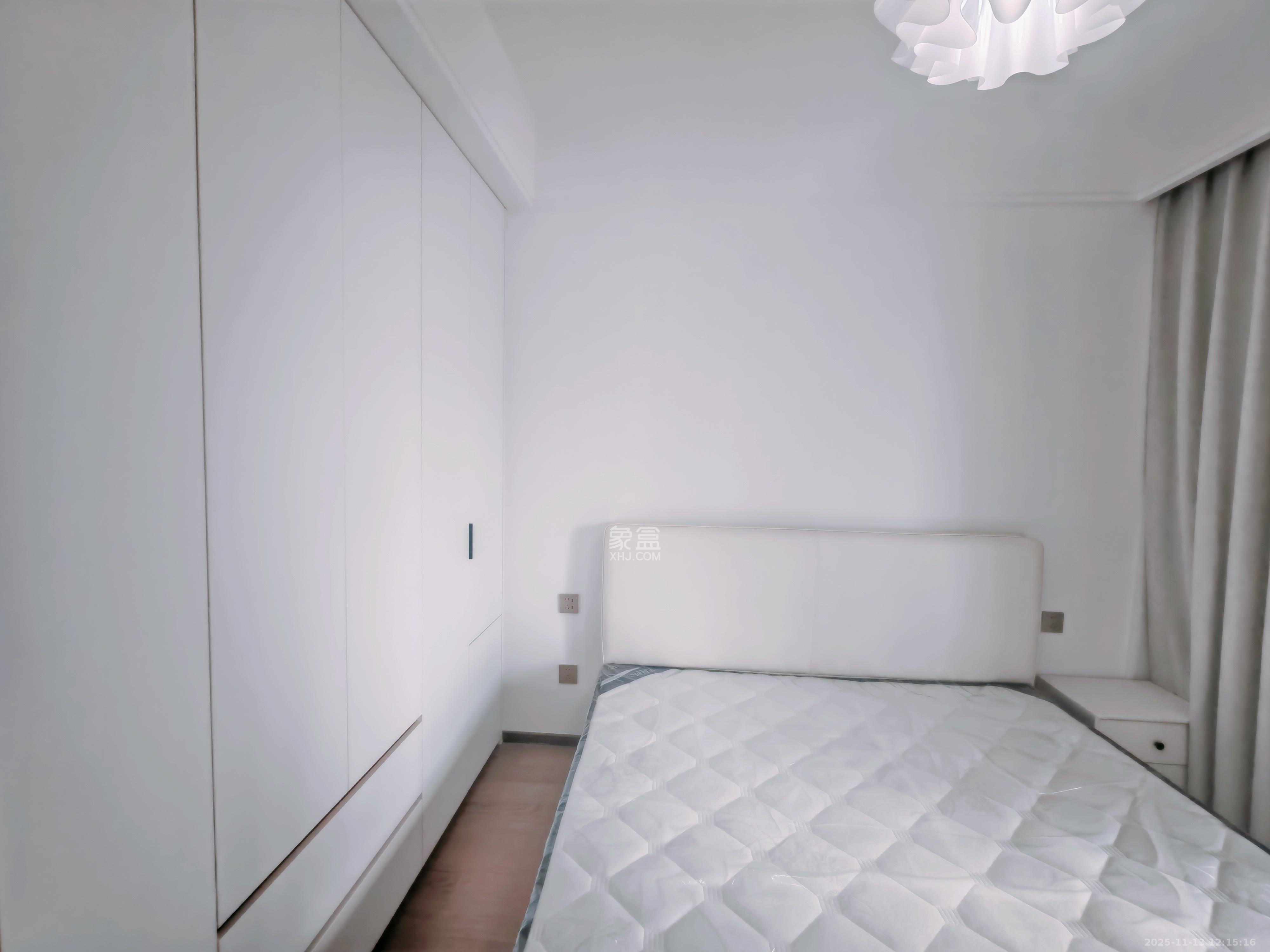 复地滨江金融中心  3室2厅2卫    4500.0元/月室内图