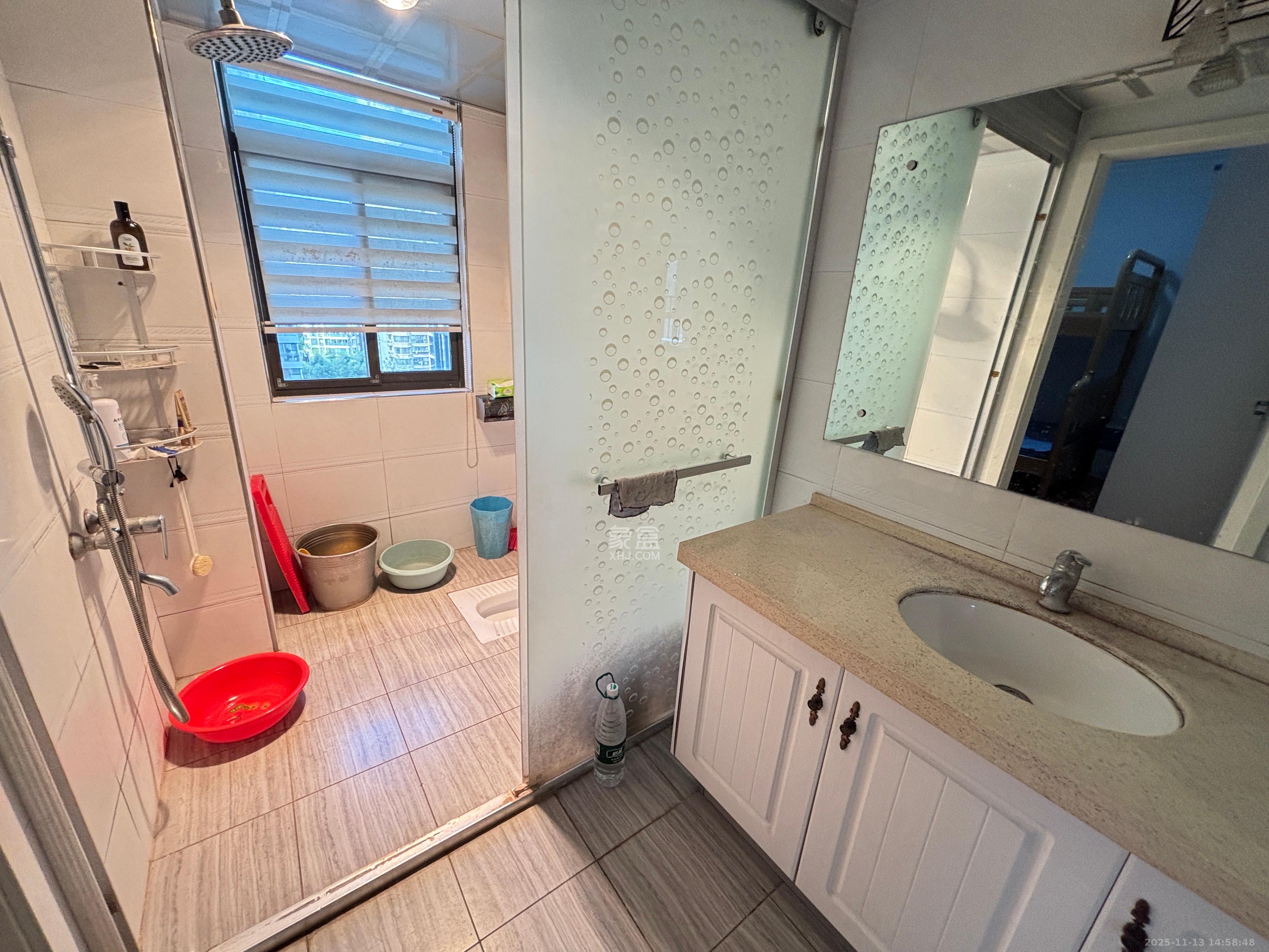 钱隆樽品(一、二、三期)  3室2厅2卫    2800.0元/月室内图