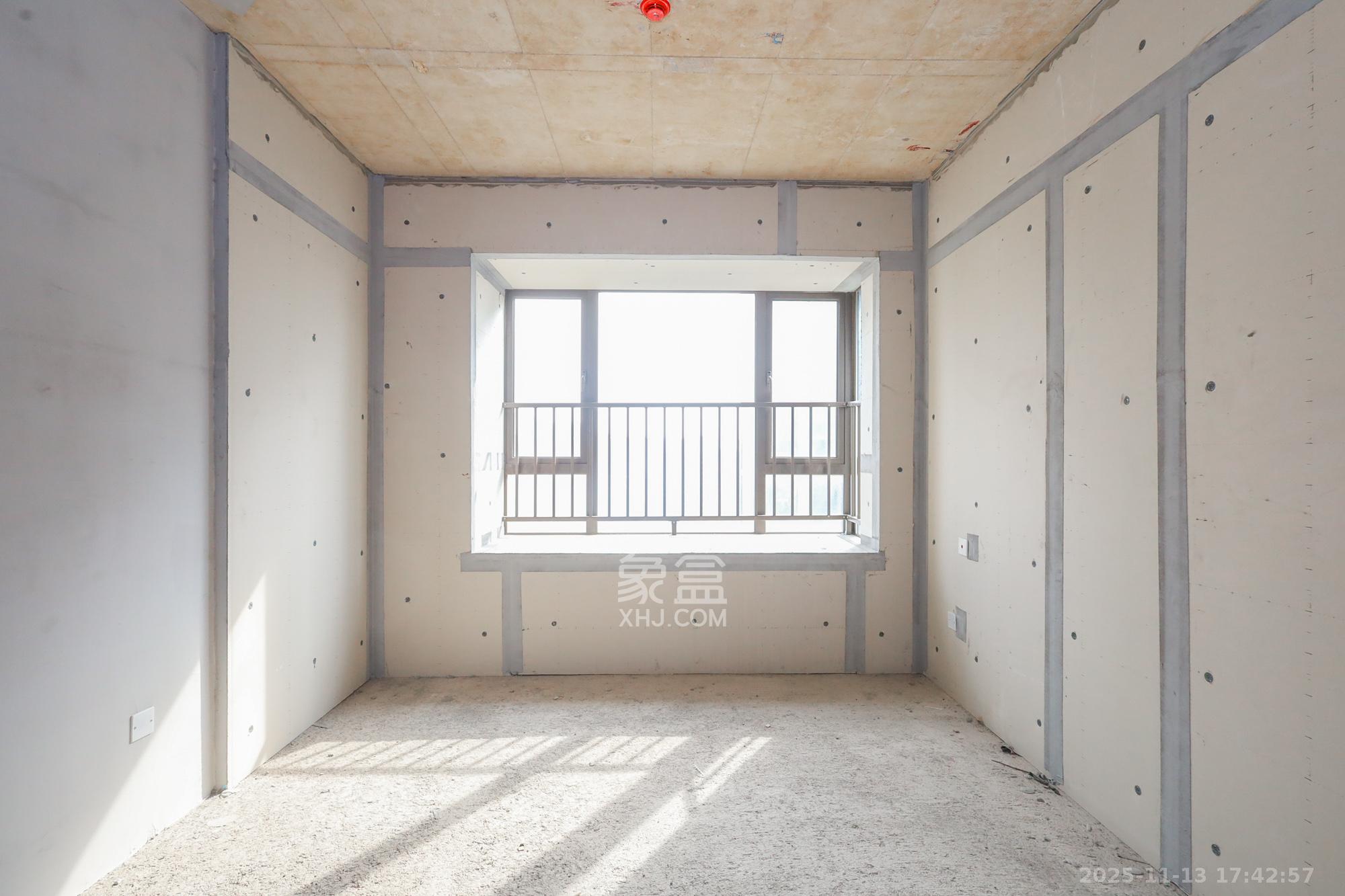 正荣滨江紫阙台 4室2厅2卫 199.0万 正荣滨江紫阙台 4室2厅2卫 199.0万卧室