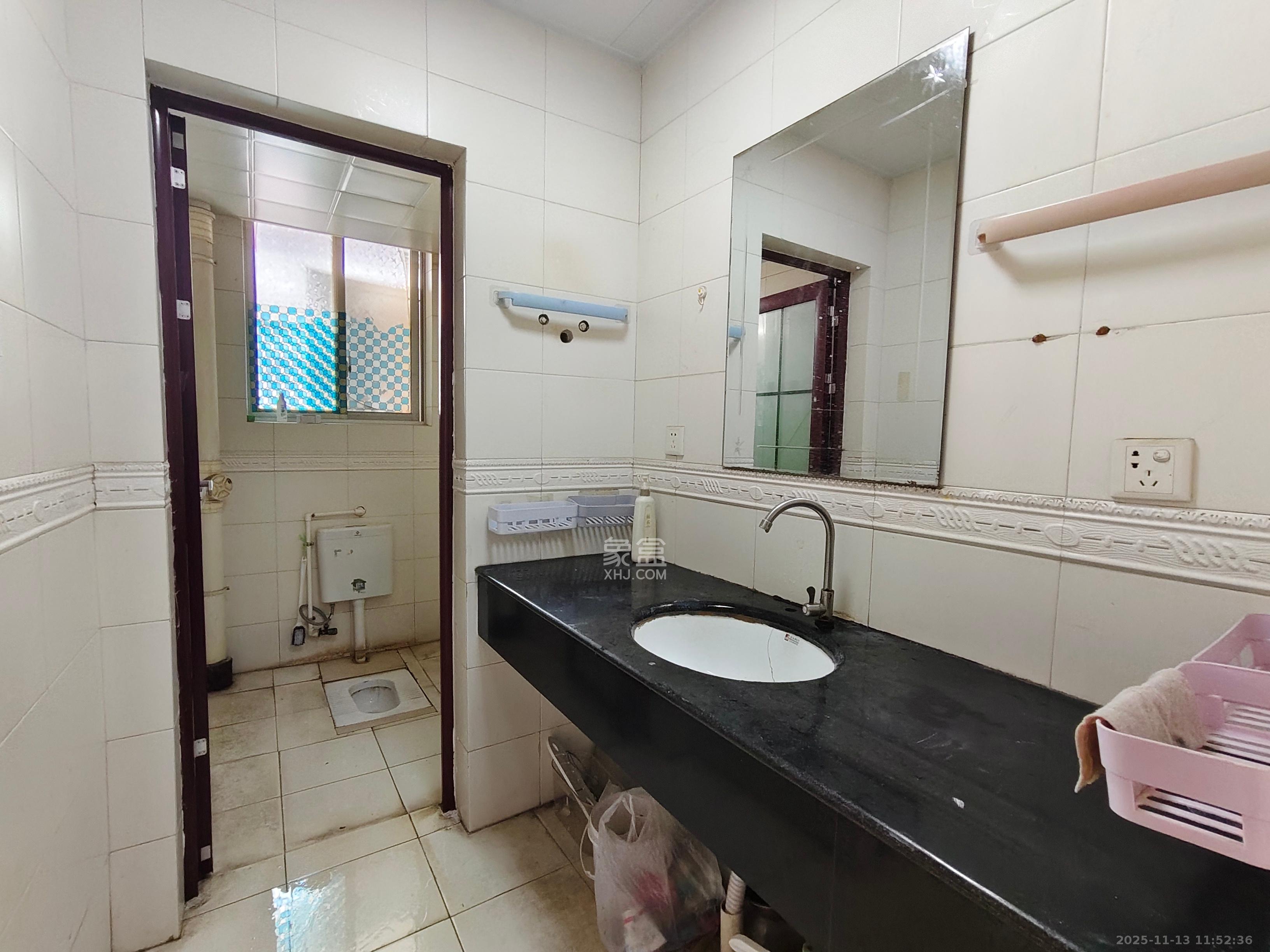 星沙商业步行街   129.94㎡      1500.0元/月室内图