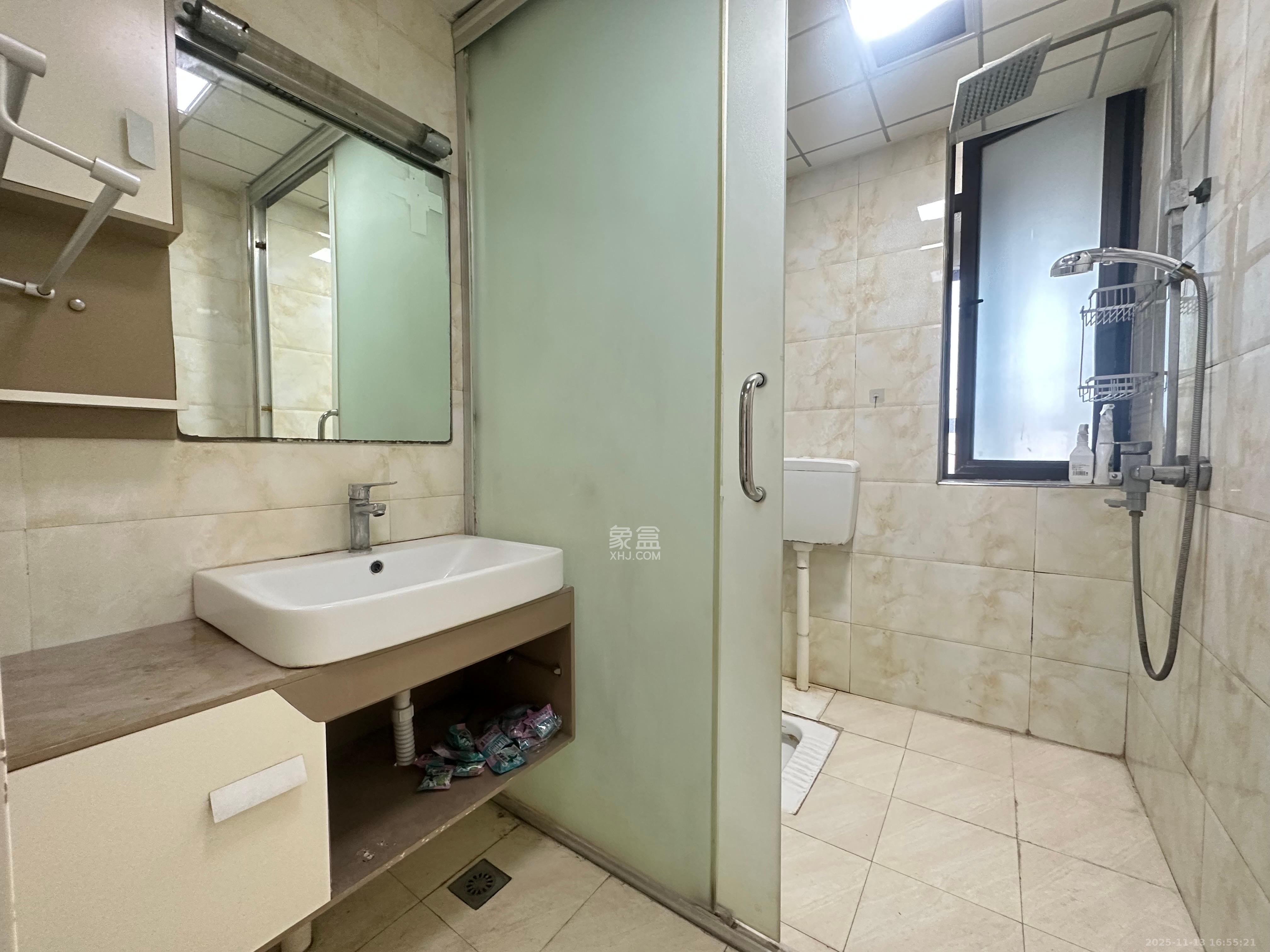 保利麓谷林语E区  3室2厅2卫    2600.0元/月室内图