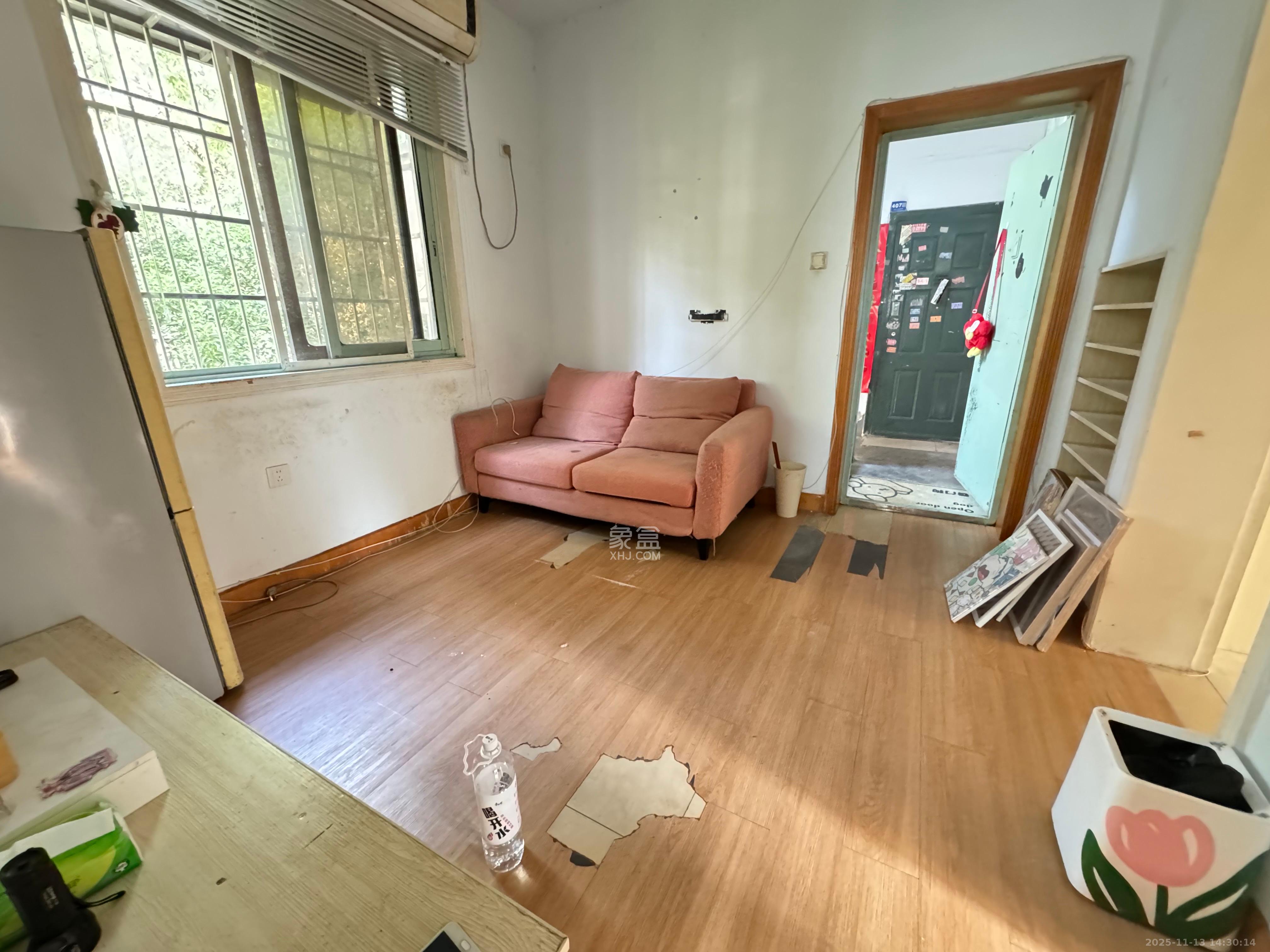 狮子山一片  2室1厅1卫    1300.0元/月室内图