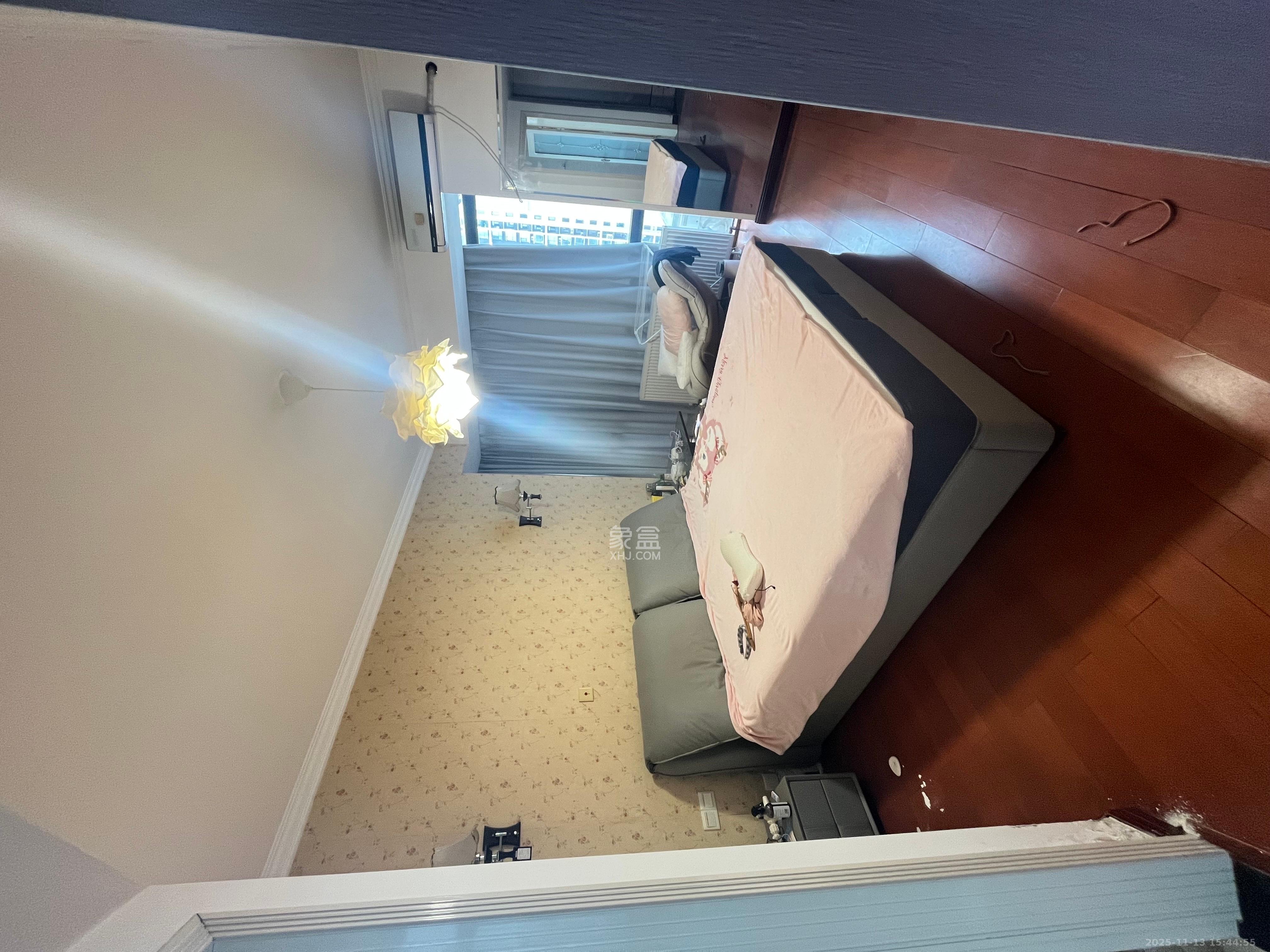 三万英尺  3室2厅2卫    3700.0元/月室内图