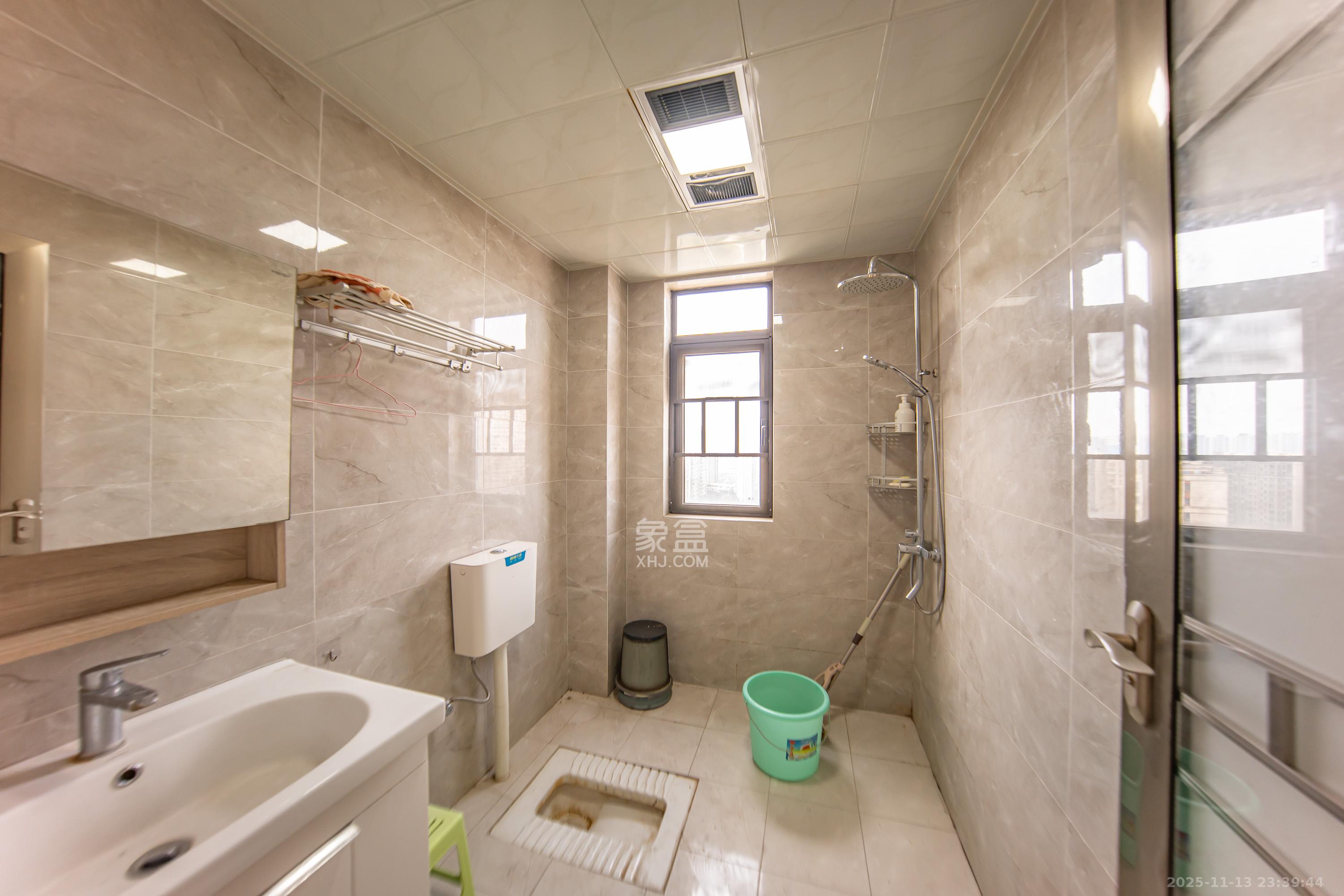 北大资源理想家园 4室2厅2卫 125.0万 北大资源理想家园 4室2厅2卫 125.0万卫生间