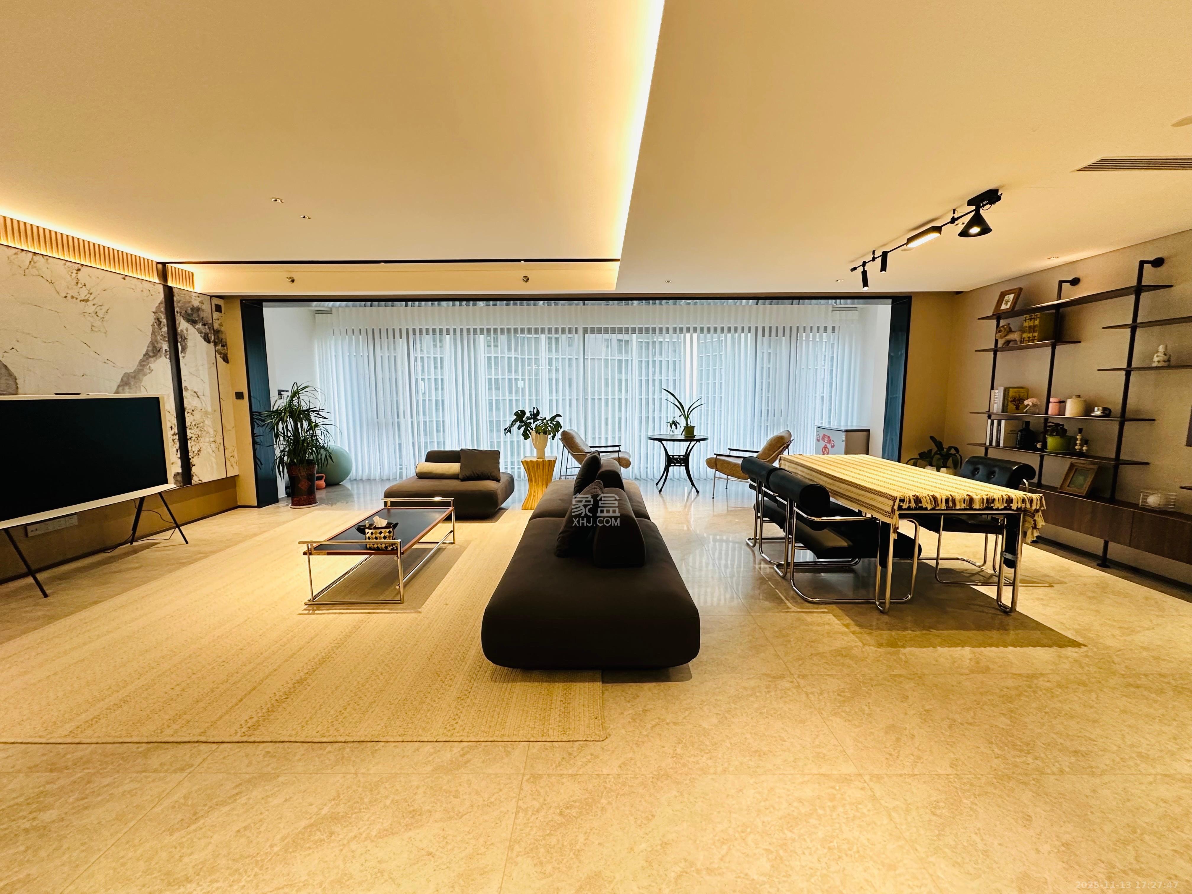 长沙悦府（华润万象城）  4室2厅3卫    16000.0元/月