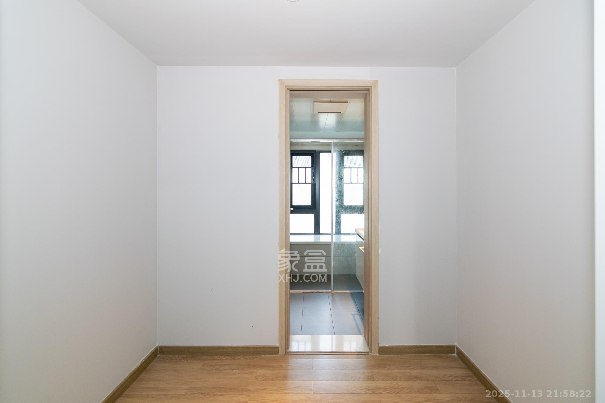 时代年华  4室2厅2卫    100.0万其他