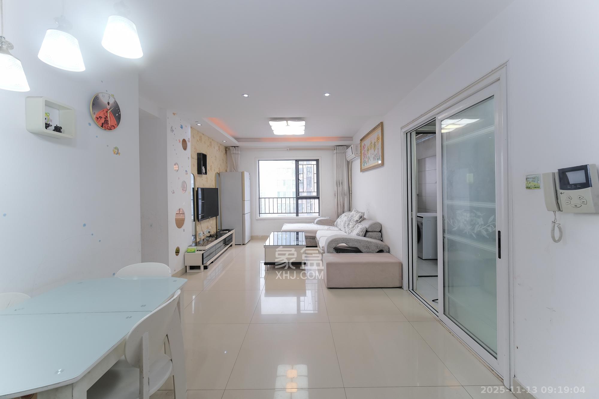 三一街区  2室2厅1卫    1500.0元/月