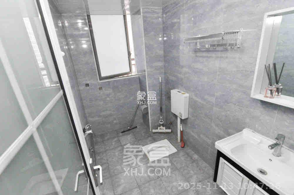 梅溪湖金茂湾  4室1厅2卫    3500.0元/月室内图