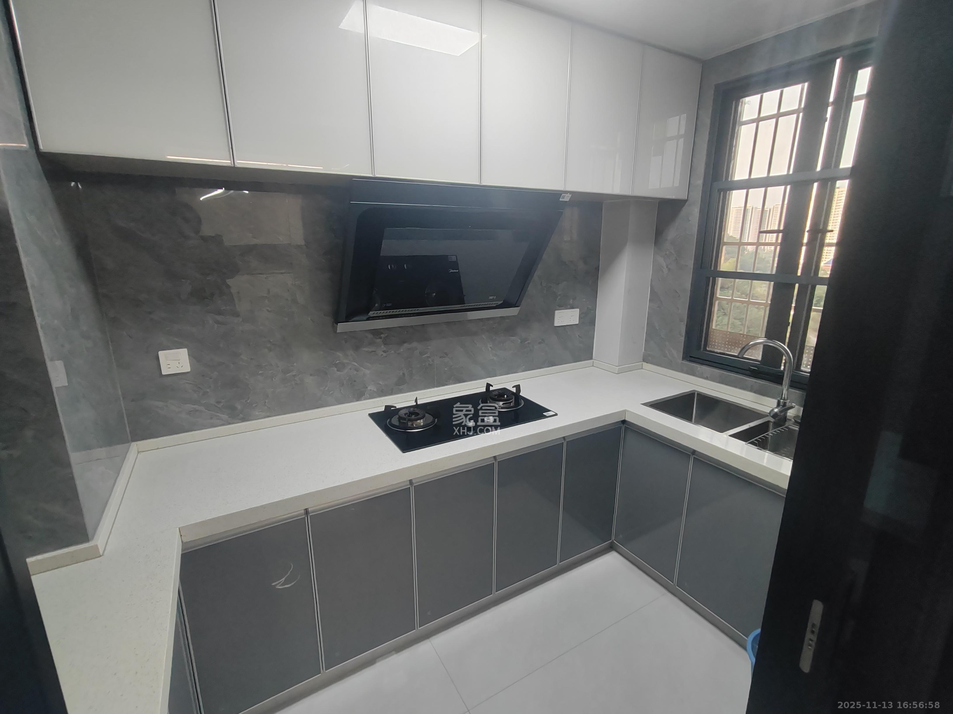 桥头家园三期  4室2厅2卫    2600.0元/月室内图