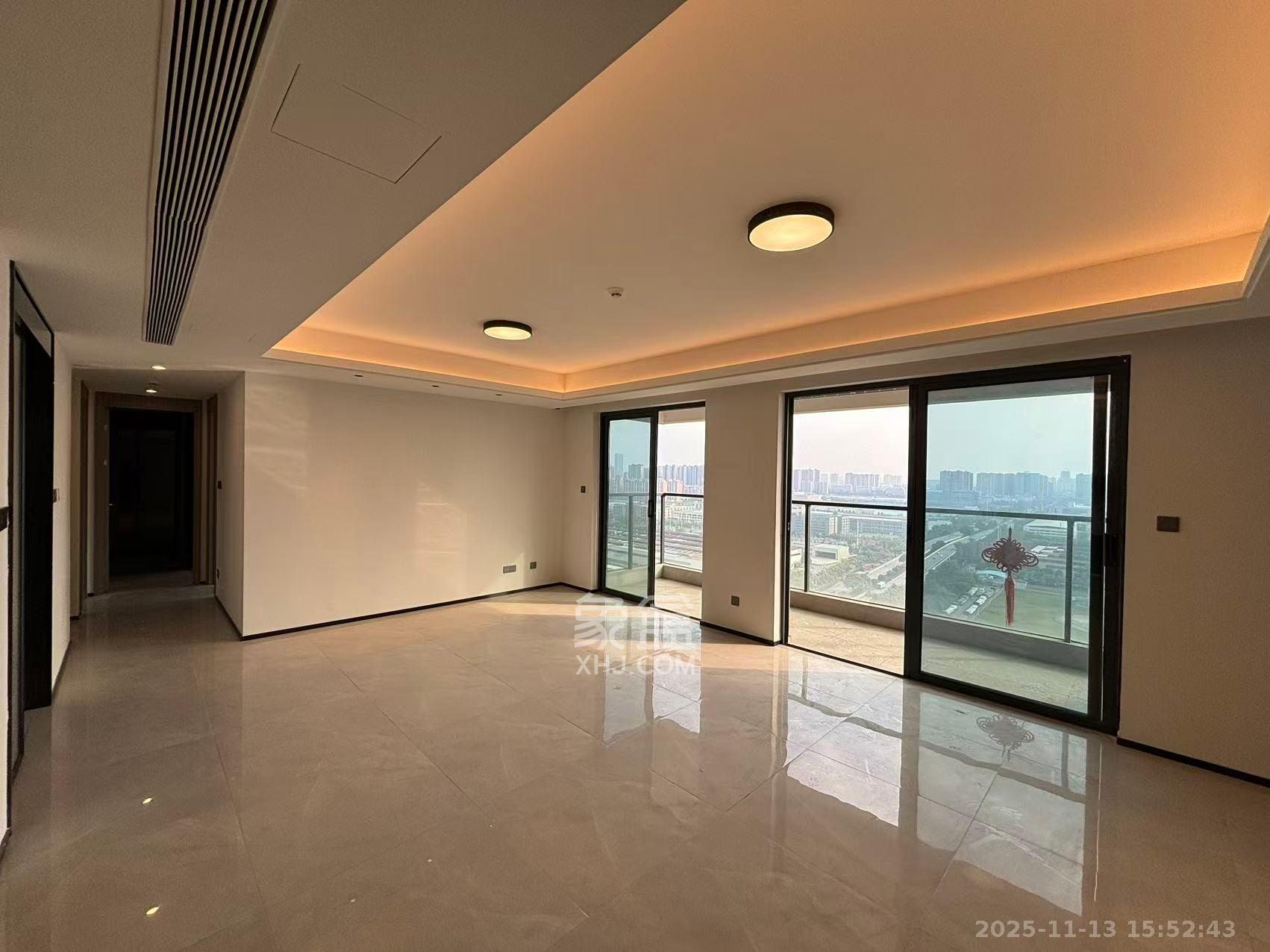 三一云谷  3室2厅2卫    3200.0元/月室内图