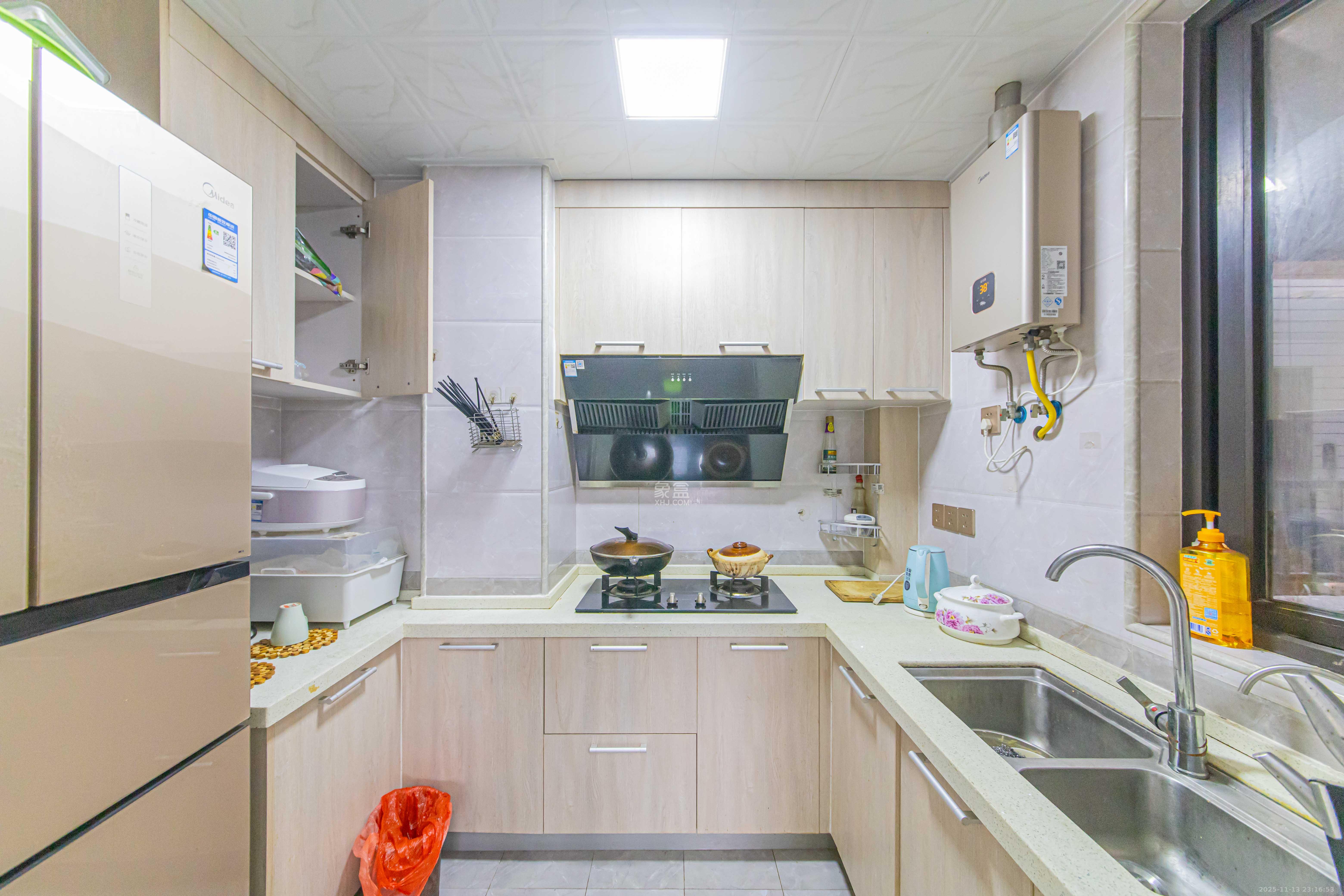 北辰中央公园C区  3室2厅1卫    83.9万厨房