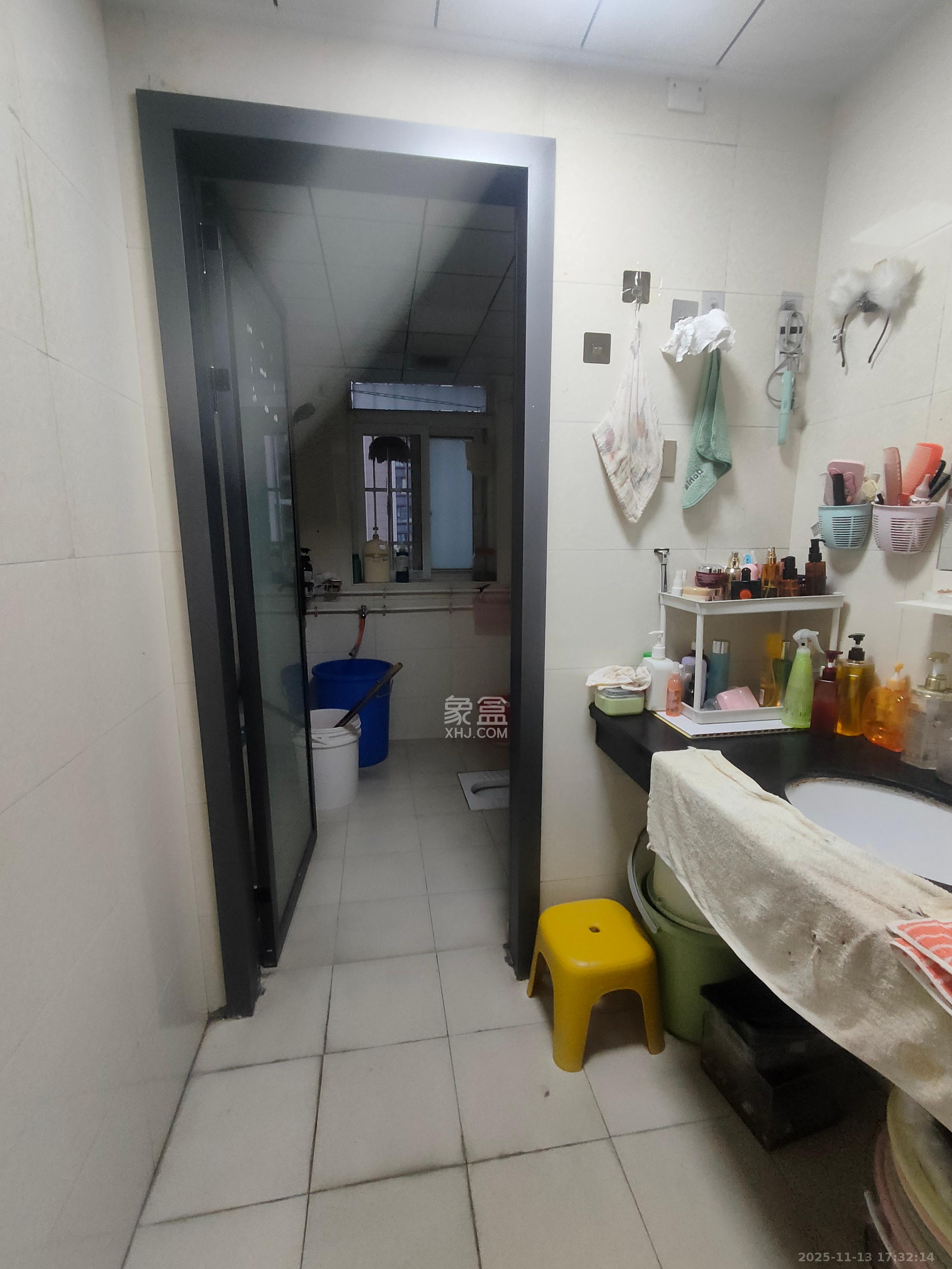 和馨园  4室2厅2卫    2900.0元/月室内图