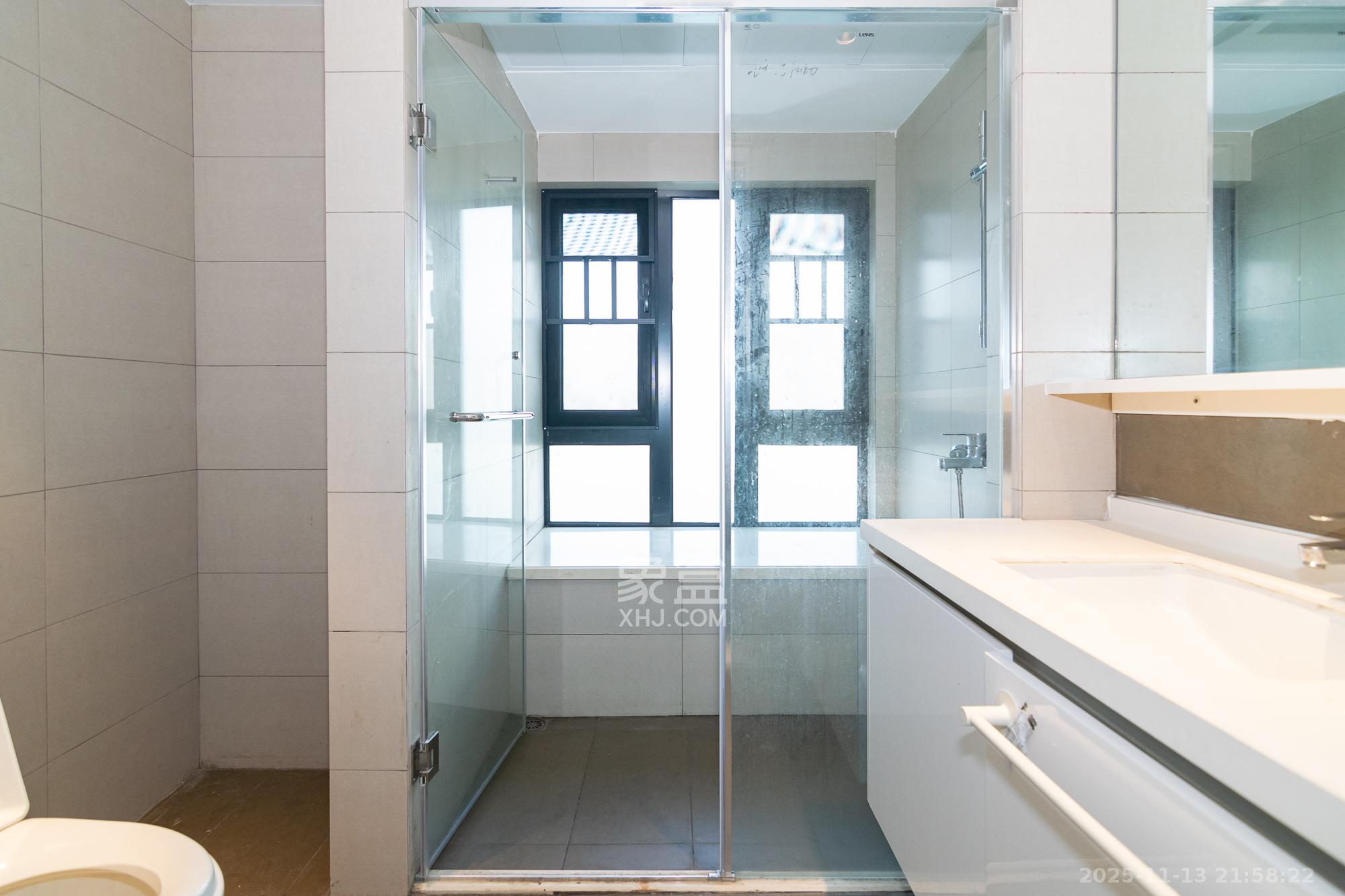 时代年华 4室2厅2卫 100.0万 时代年华 4室2厅2卫 100.0万卫生间