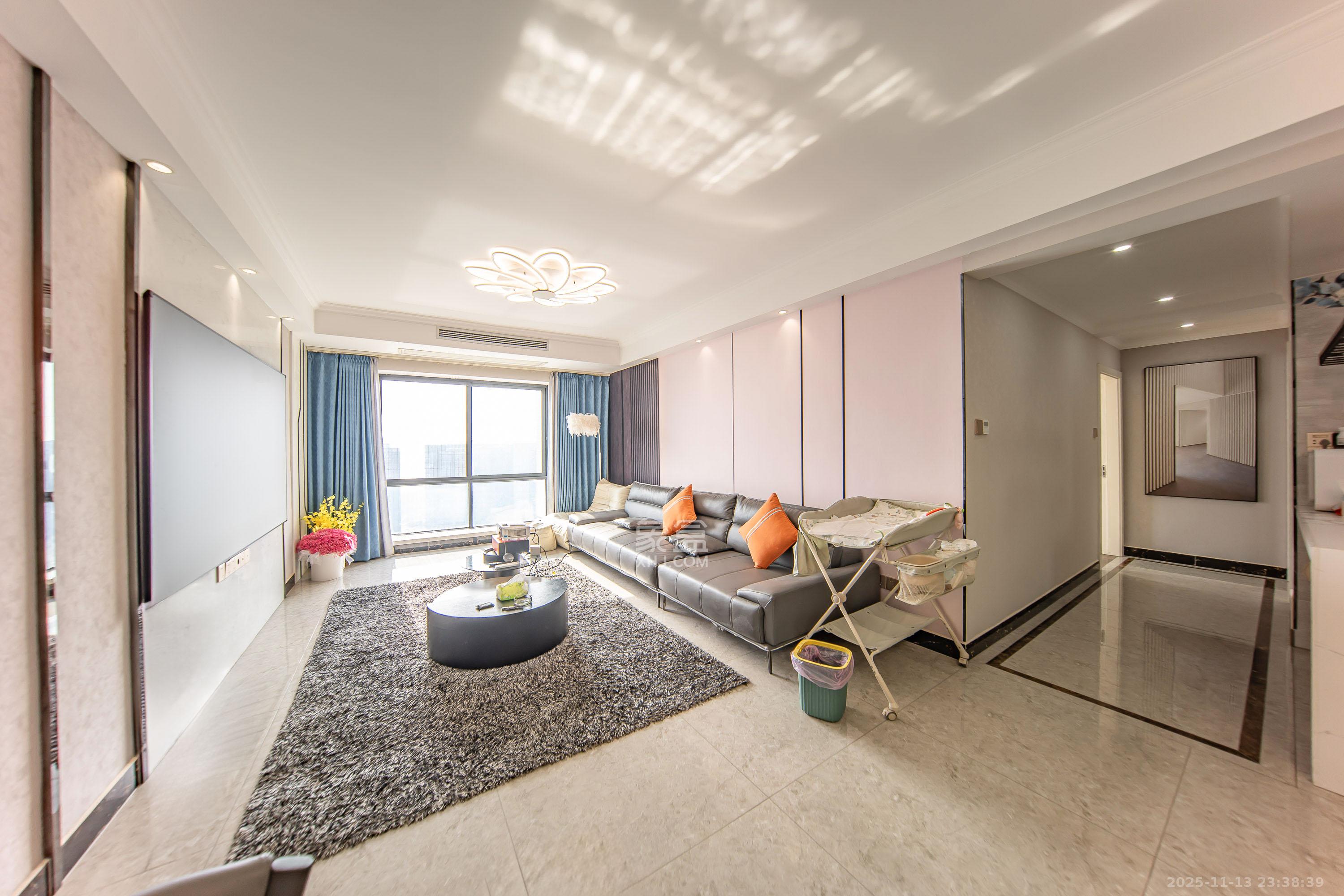 兰亭湾畔 3室2厅2卫 150.0万 兰亭湾畔 3室2厅2卫 150.0万客厅